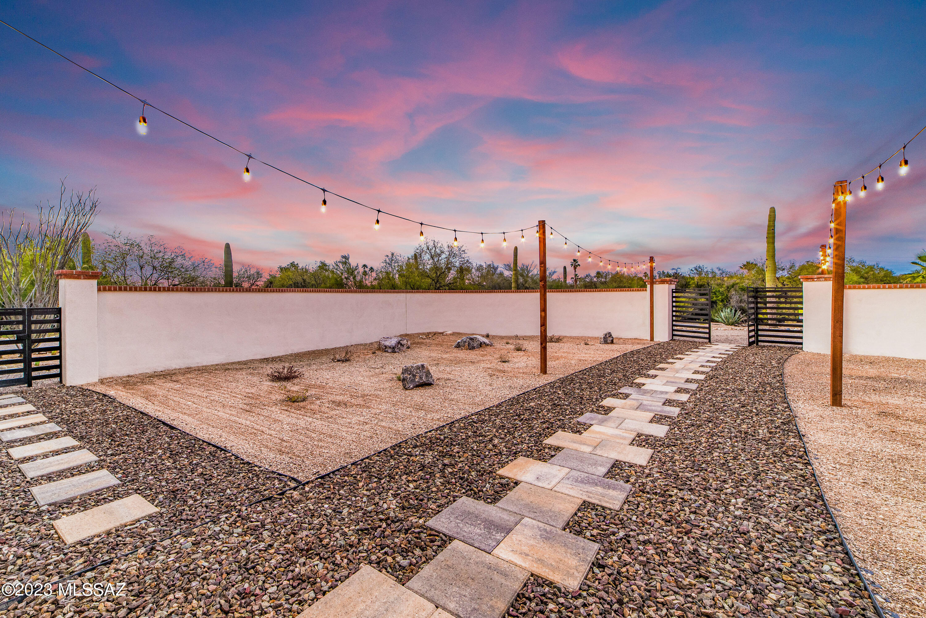 Casas Adobes Estates Resub. (1-67) - Residential