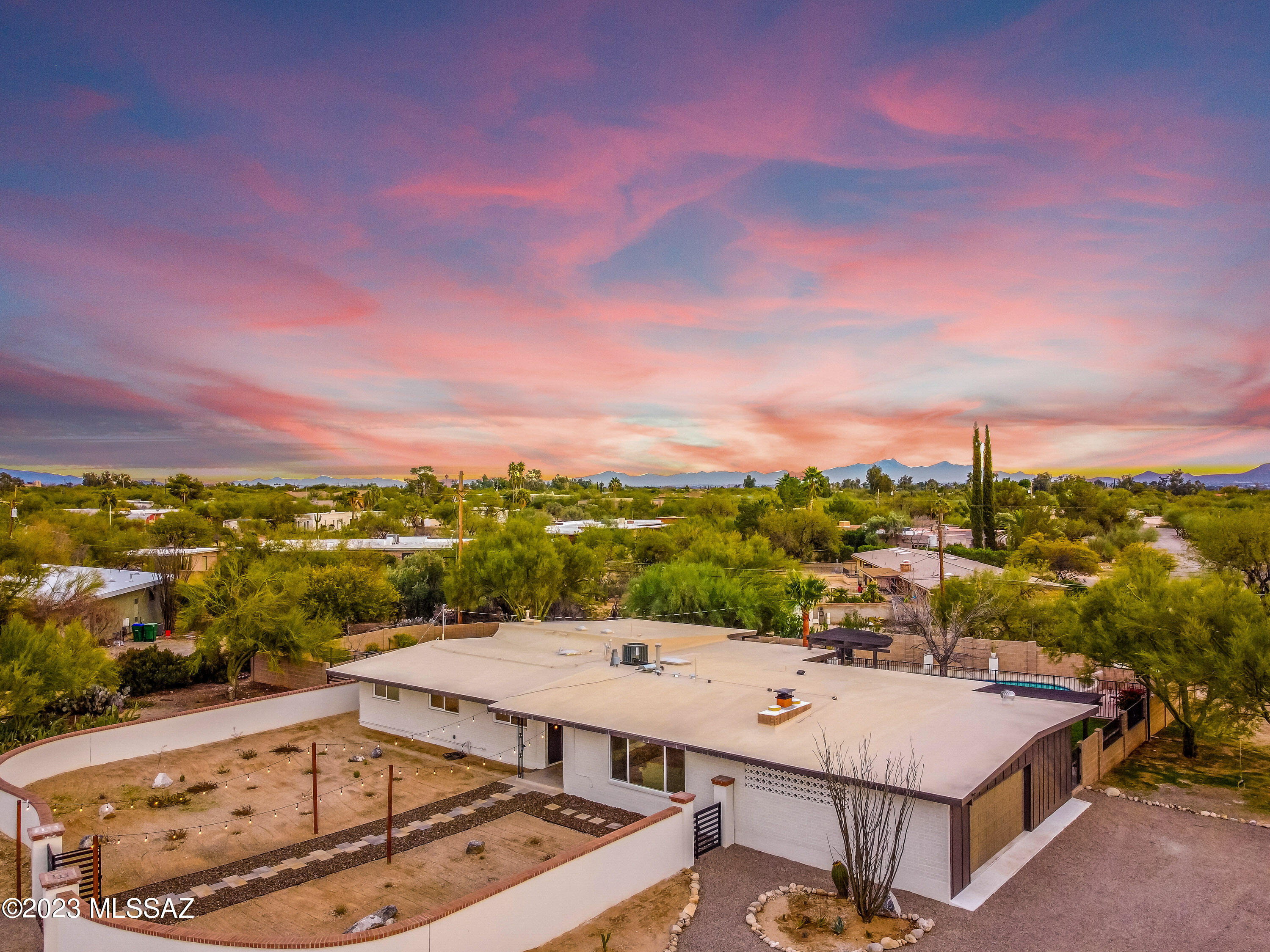 Casas Adobes Estates Resub. (1-67) - Residential