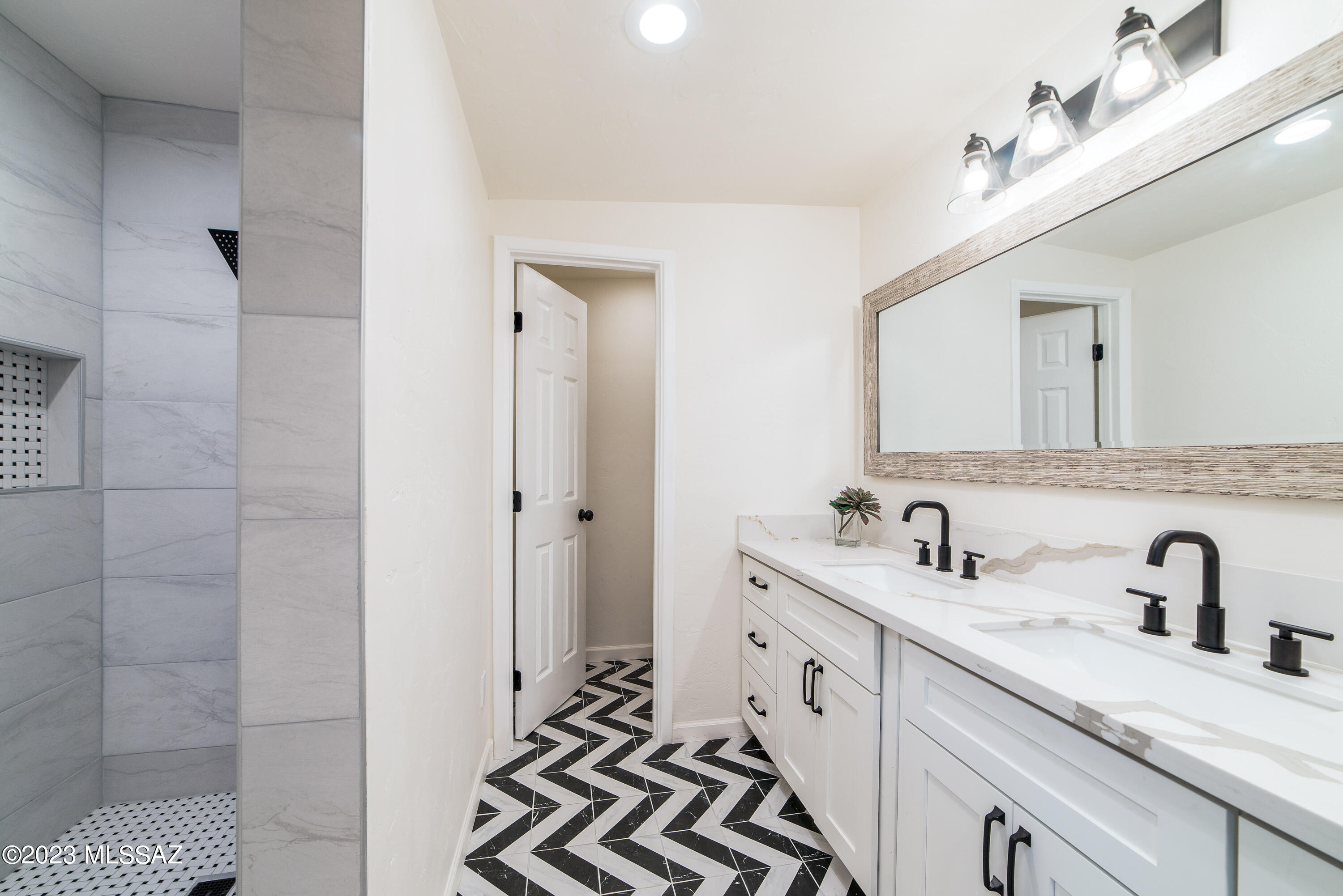 Casas Adobes Estates Resub. (1-67) - Residential