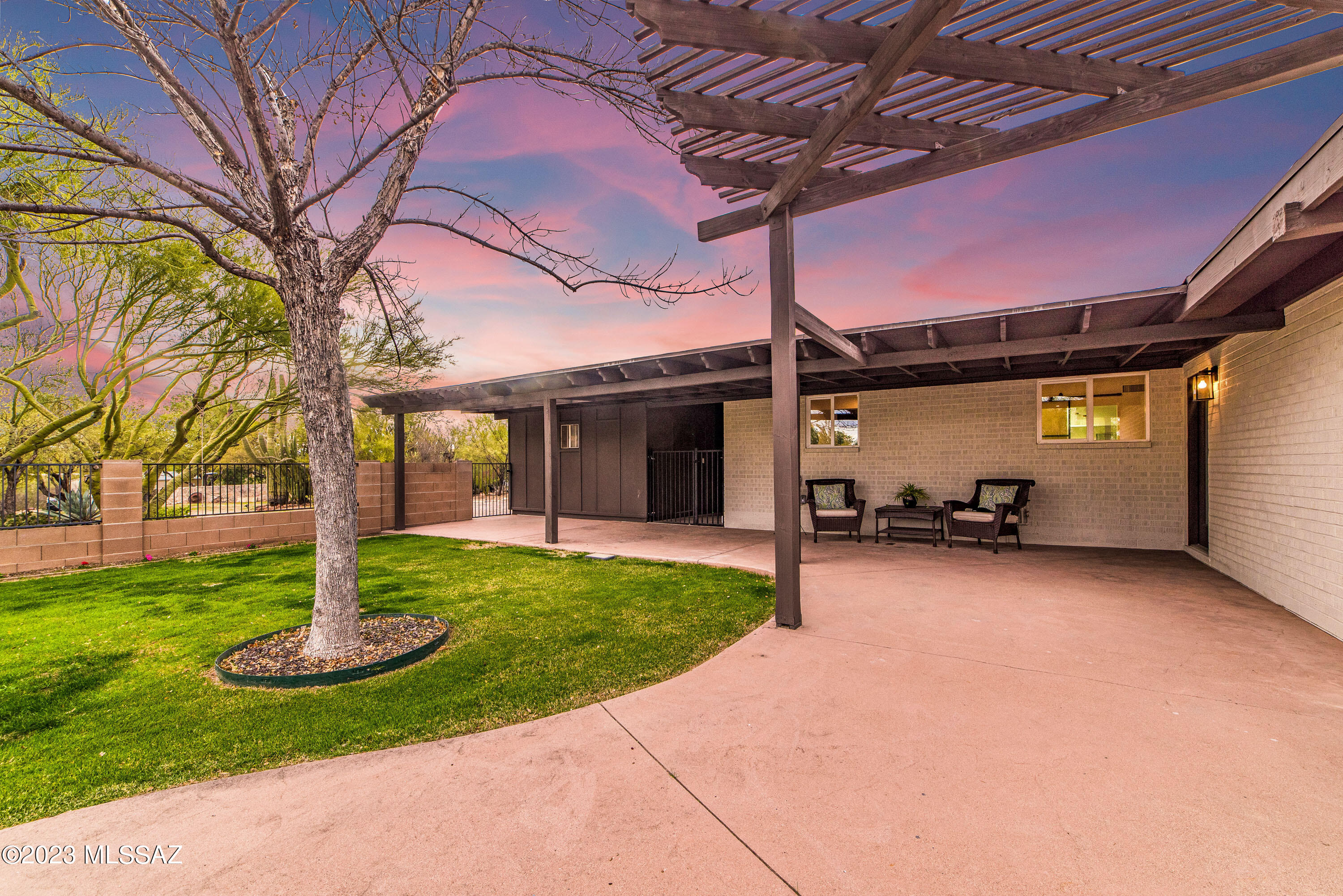 Casas Adobes Estates Resub. (1-67) - Residential