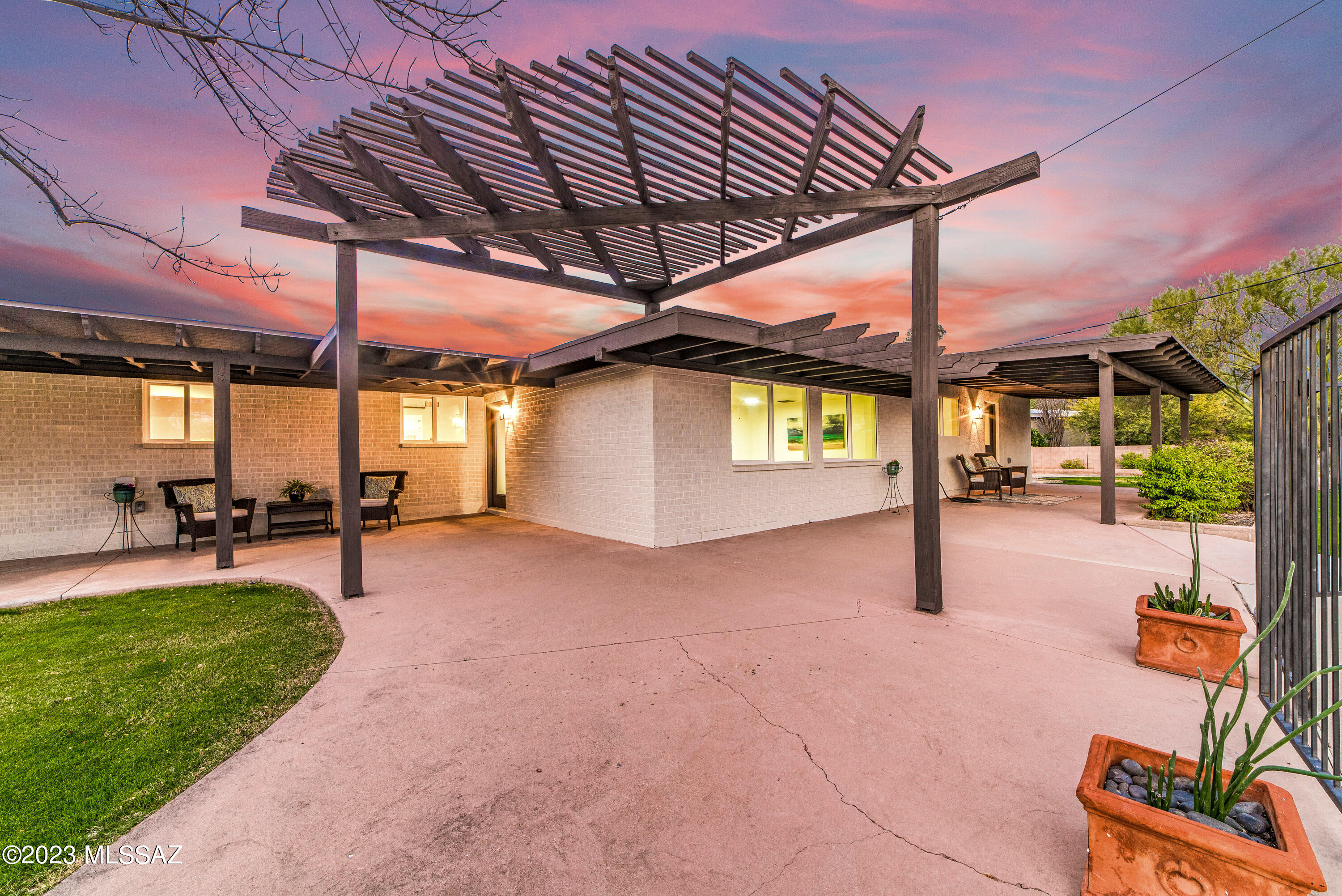 Casas Adobes Estates Resub. (1-67) - Residential