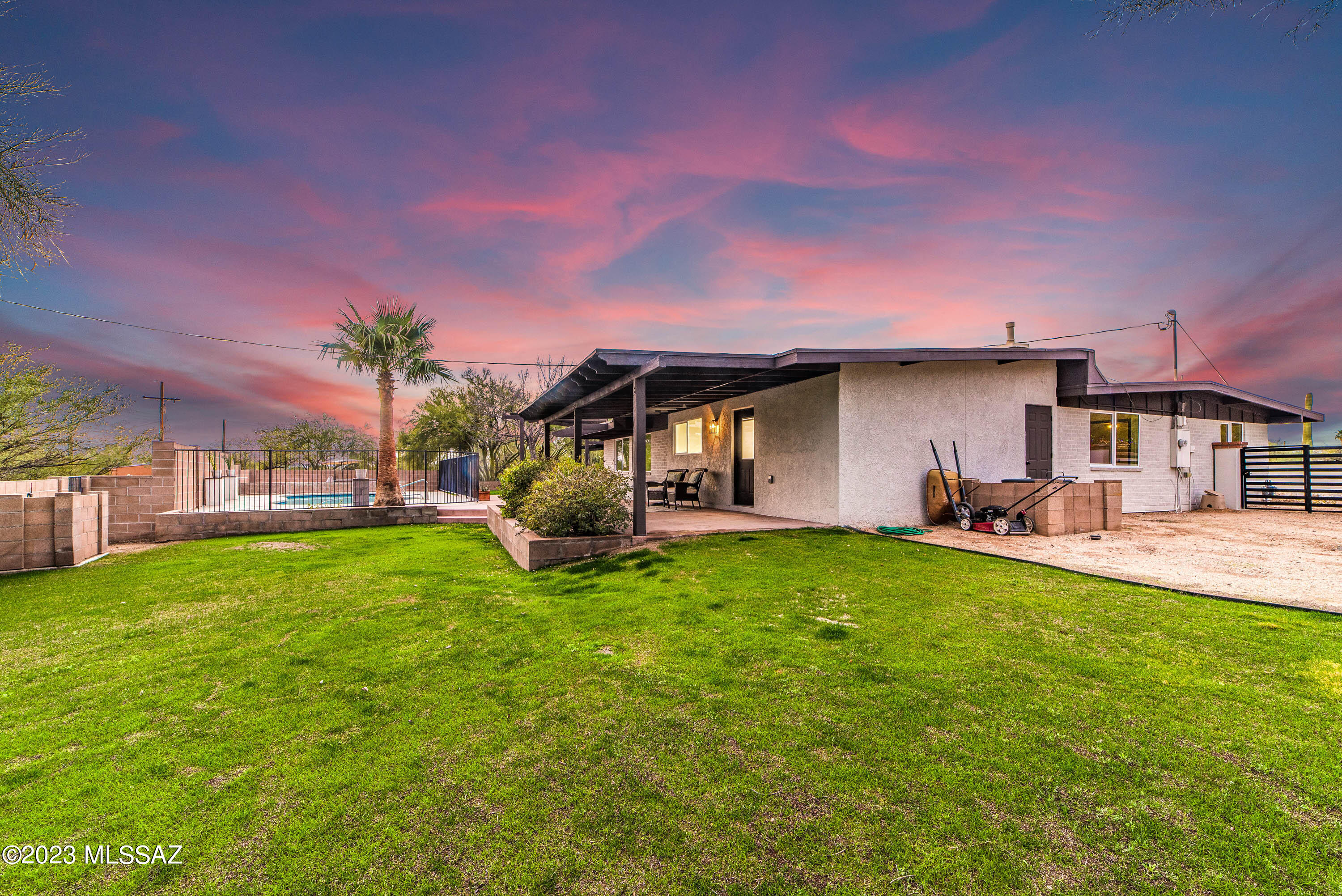Casas Adobes Estates Resub. (1-67) - Residential