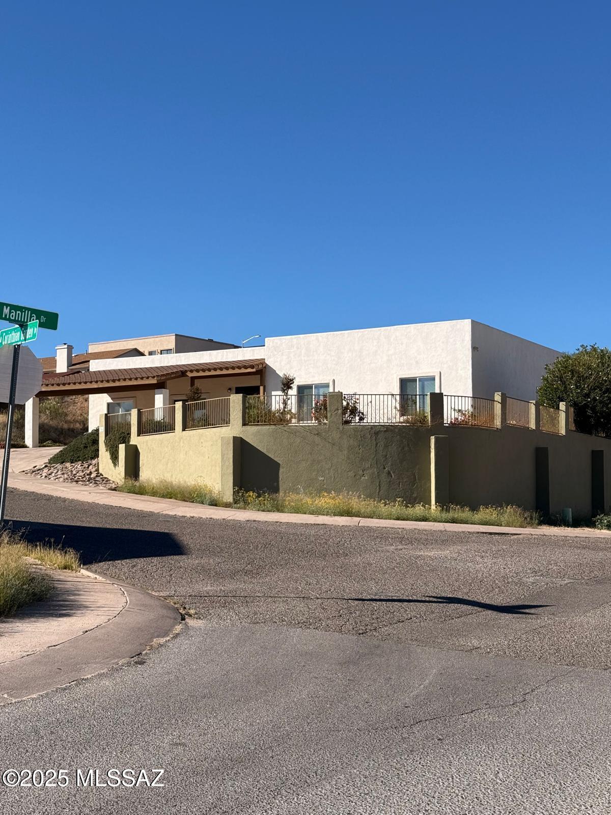 2545 N Corinthian Garden Drive