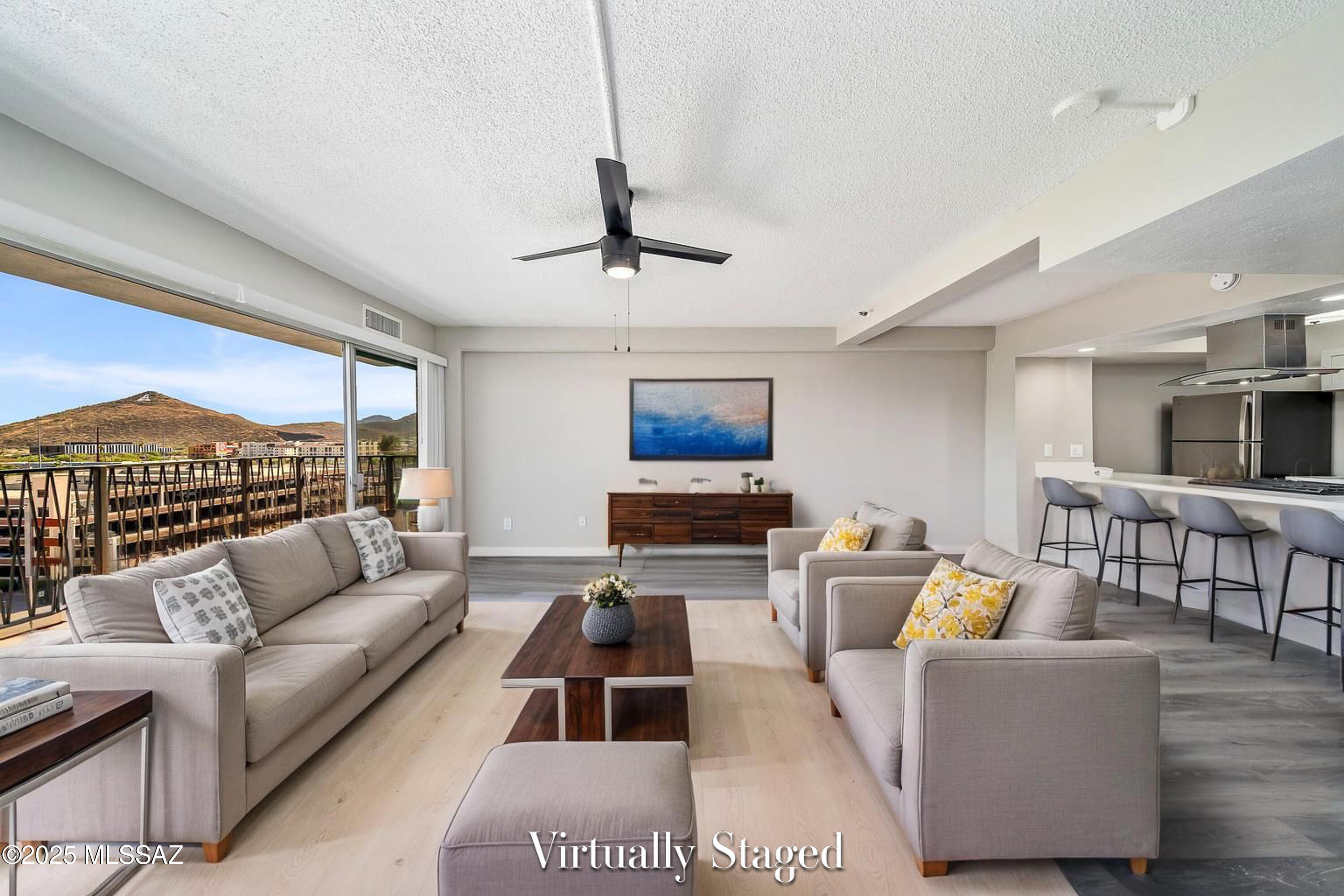 425 W Paseo Redondo 2J