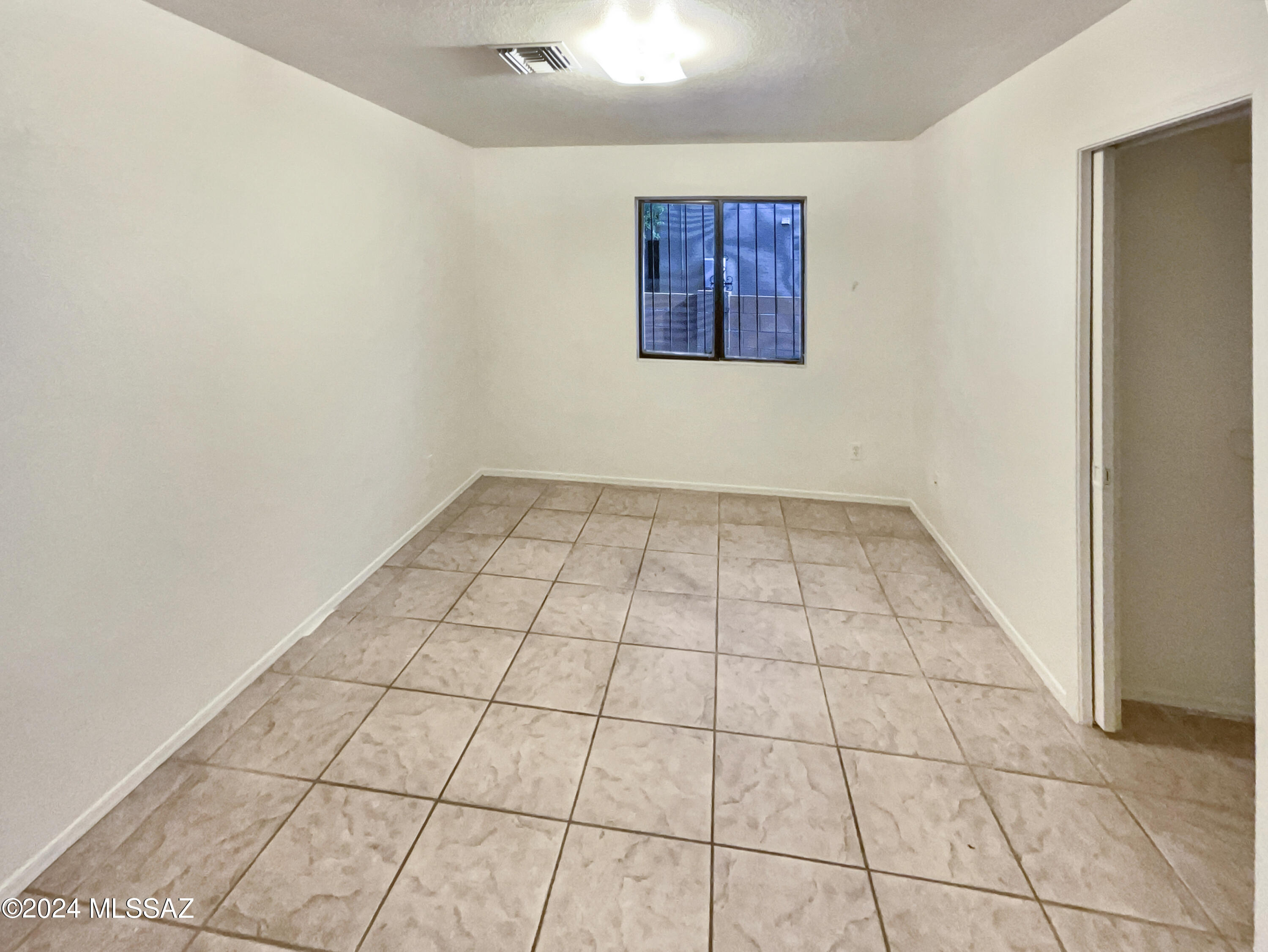 Country Club(1-221) - Residential