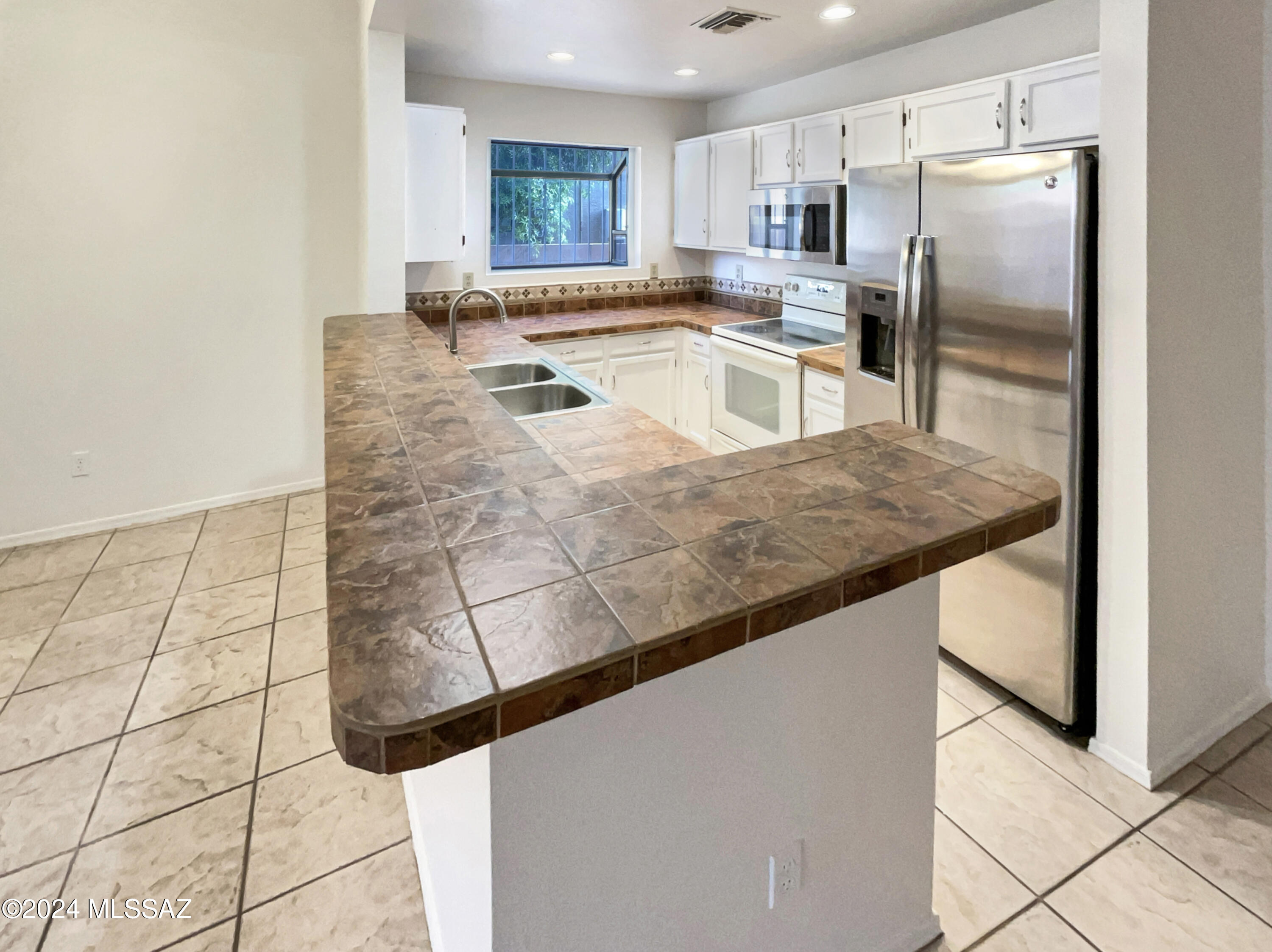 Country Club(1-221) - Residential