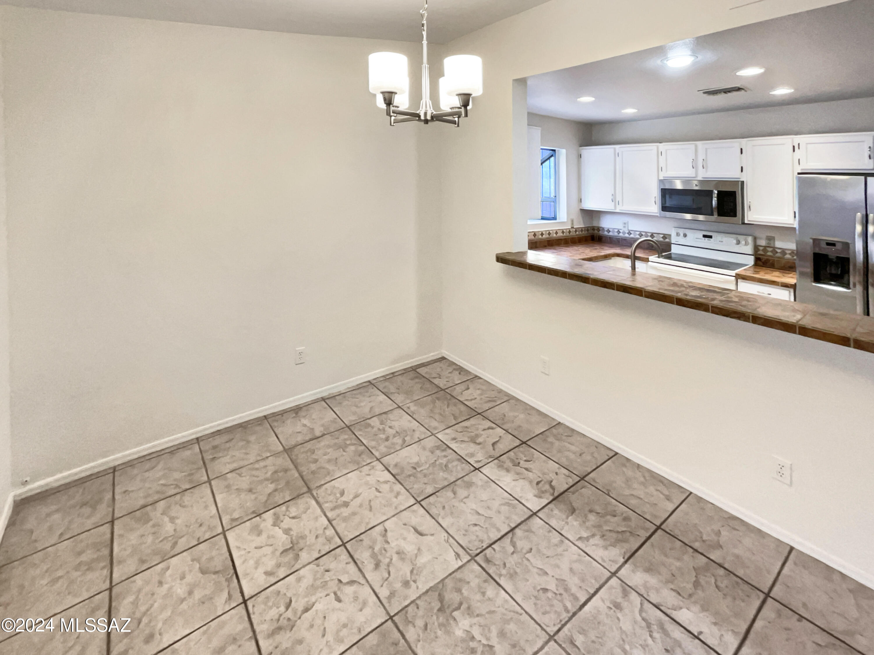 Country Club(1-221) - Residential