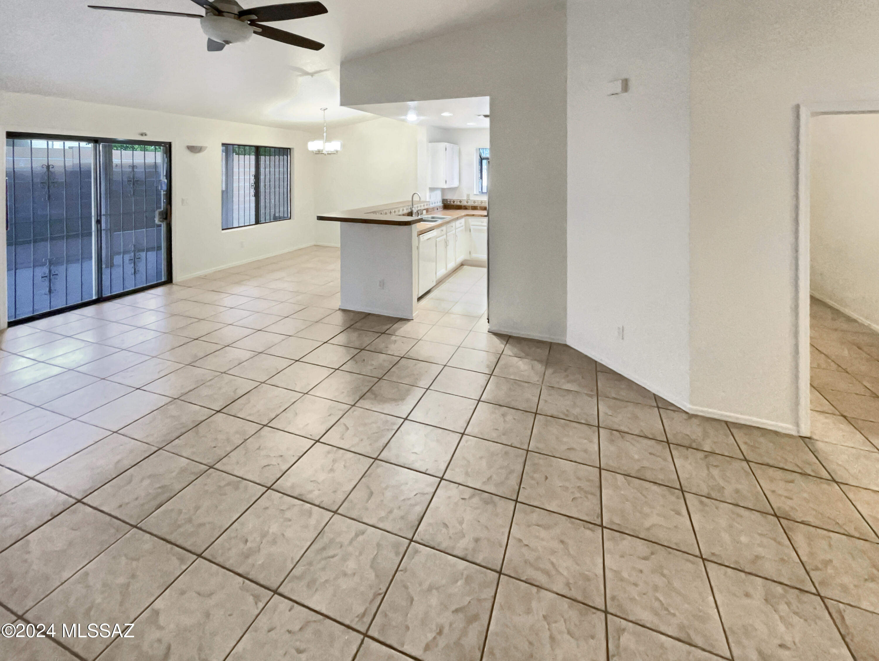 Country Club(1-221) - Residential