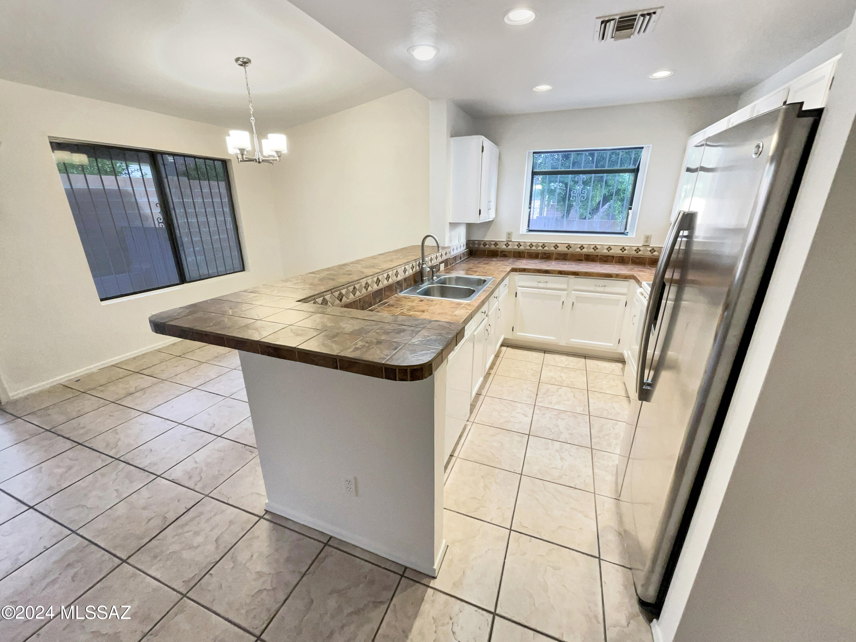 Country Club(1-221) - Residential