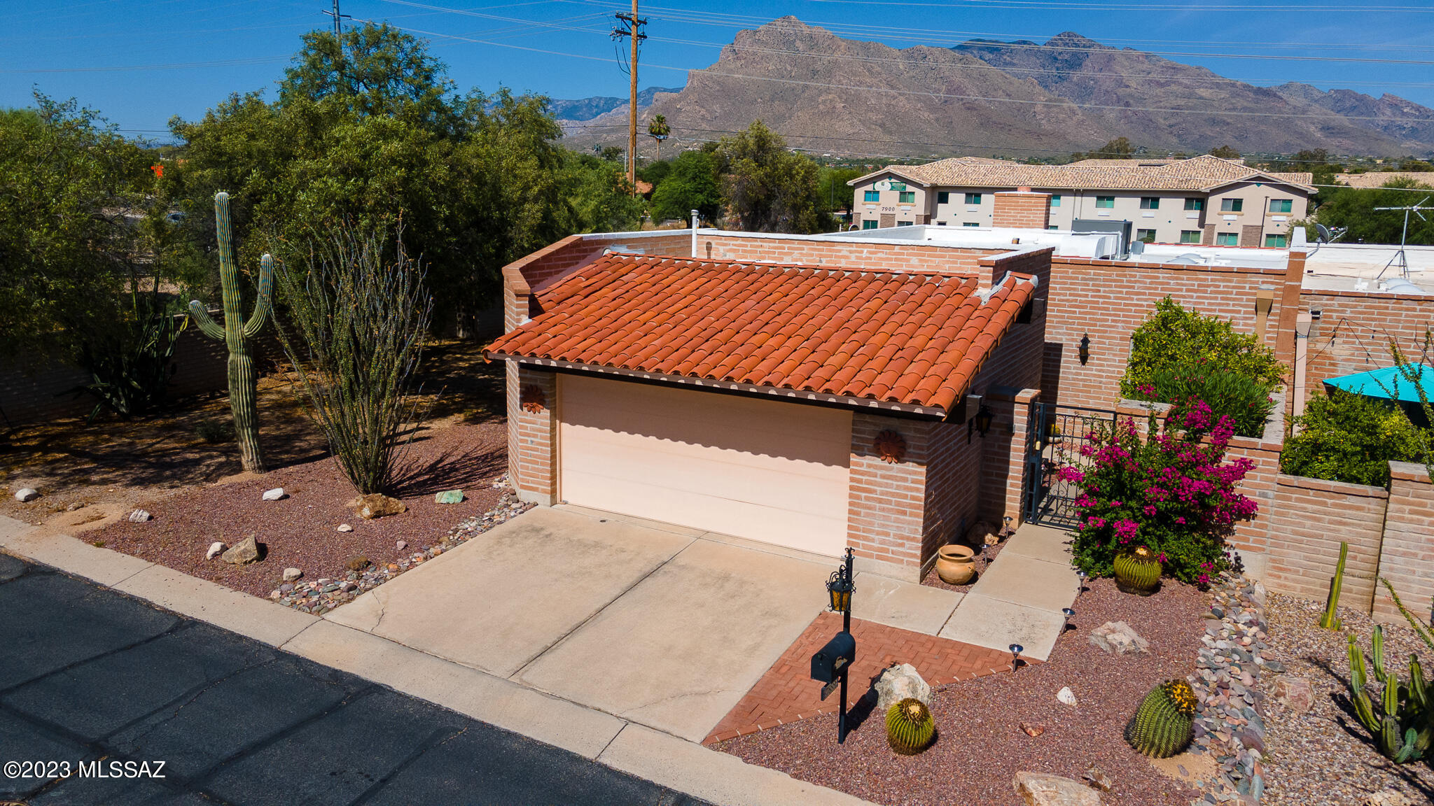 Villas De La Canada (1-74) - Residential