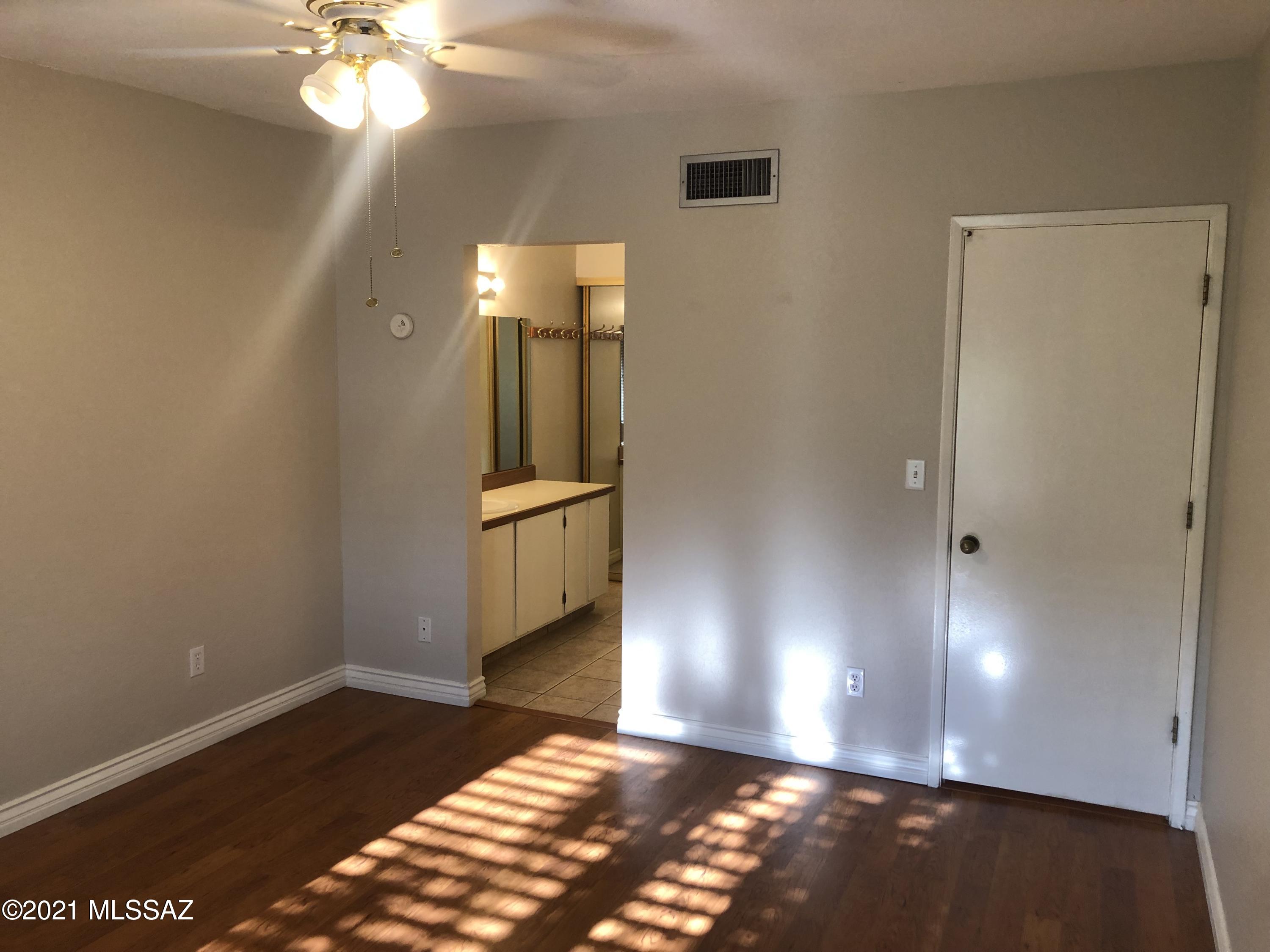Summertree Condominiums (1-224) - Residential Lease
