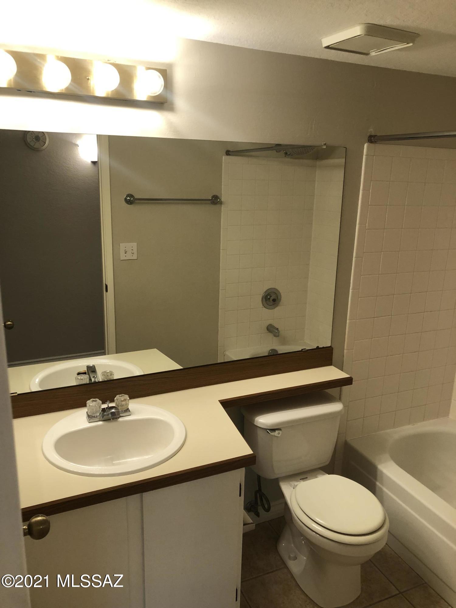 Summertree Condominiums (1-224) - Residential Lease
