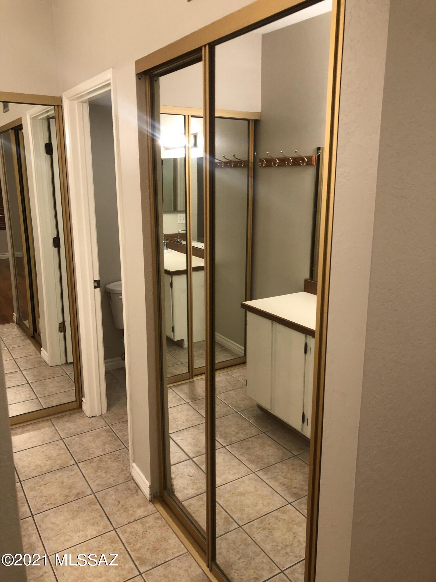 Summertree Condominiums (1-224) - Residential Lease