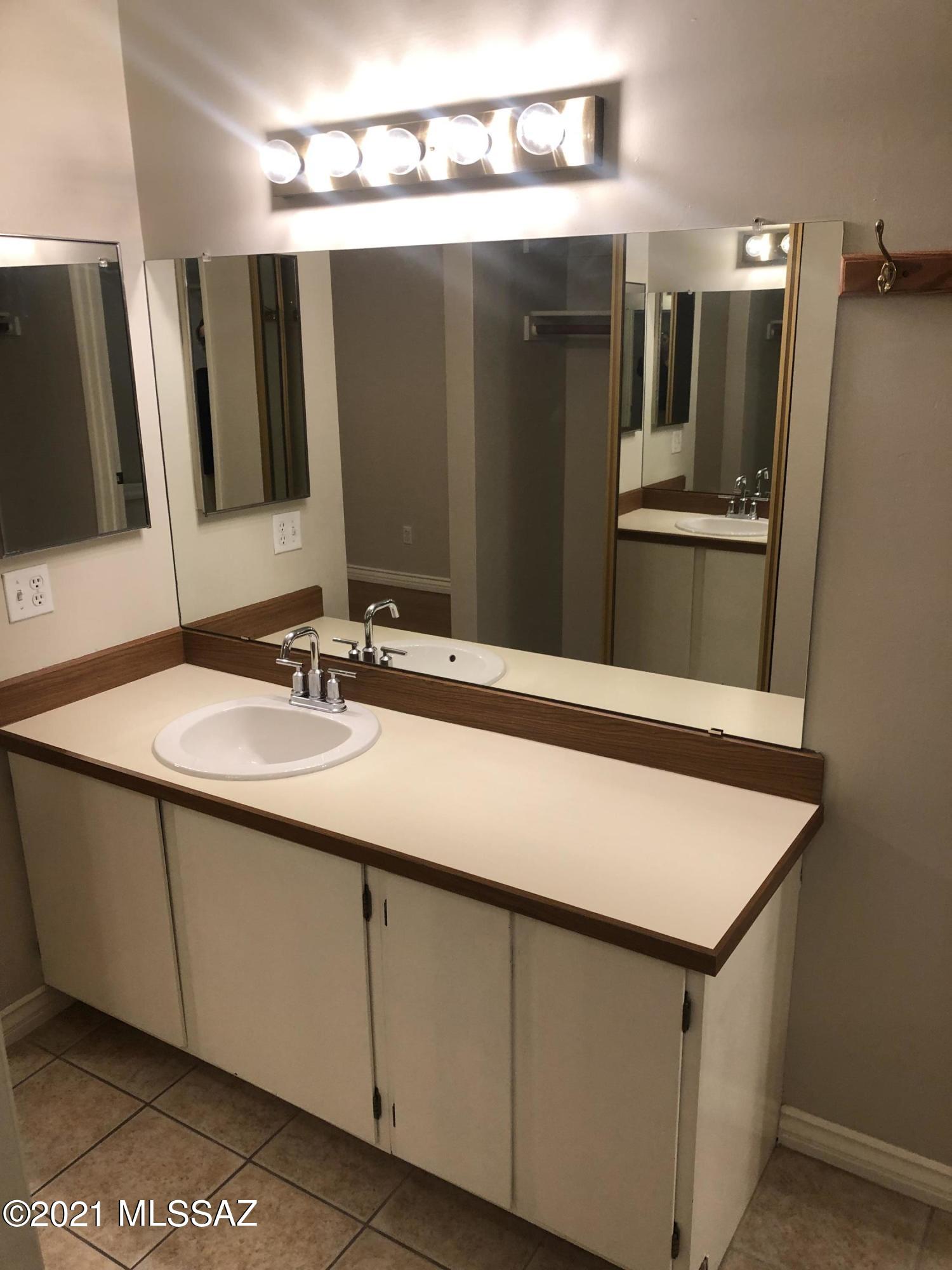 Summertree Condominiums (1-224) - Residential Lease