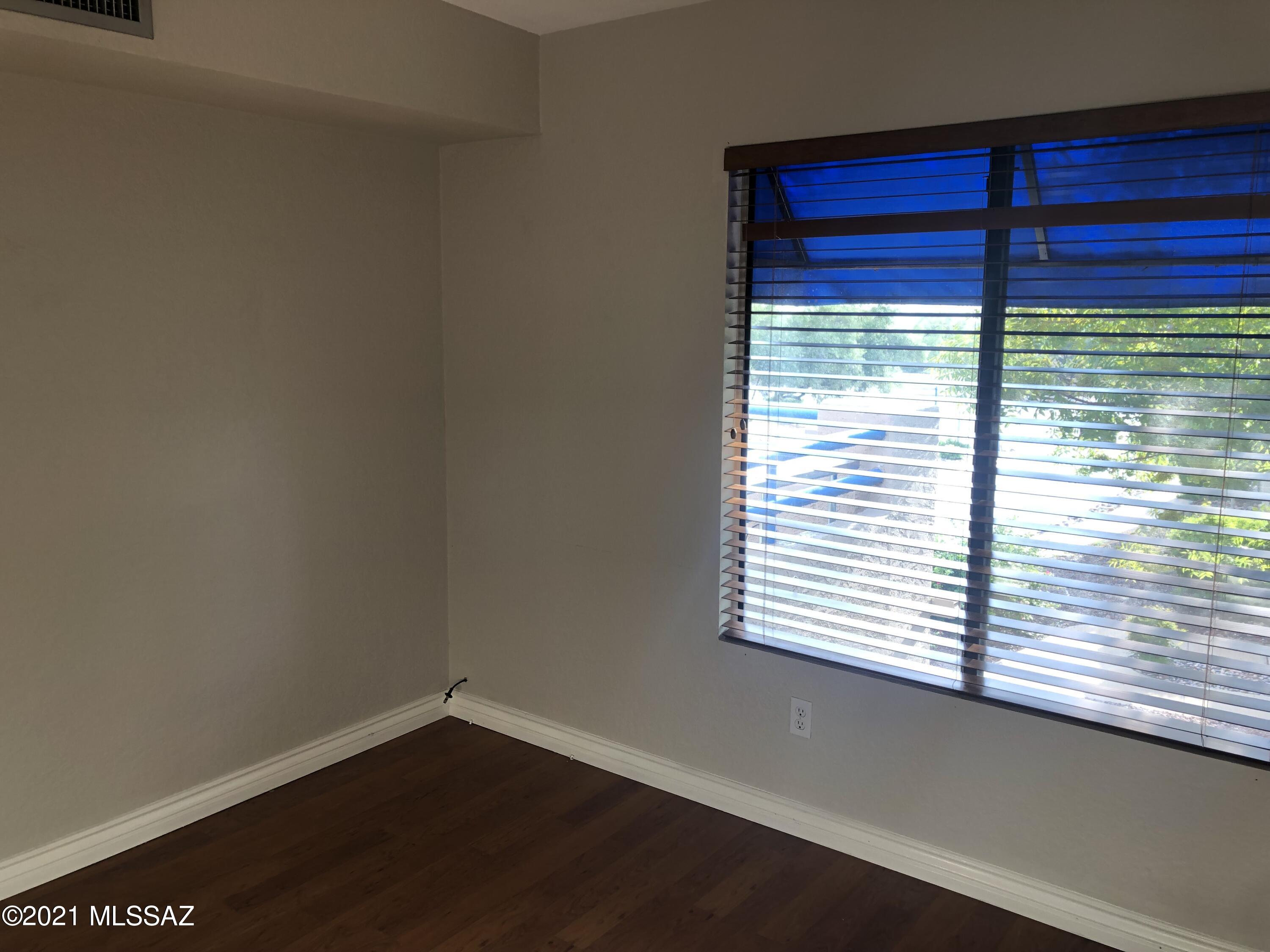 Summertree Condominiums (1-224) - Residential Lease