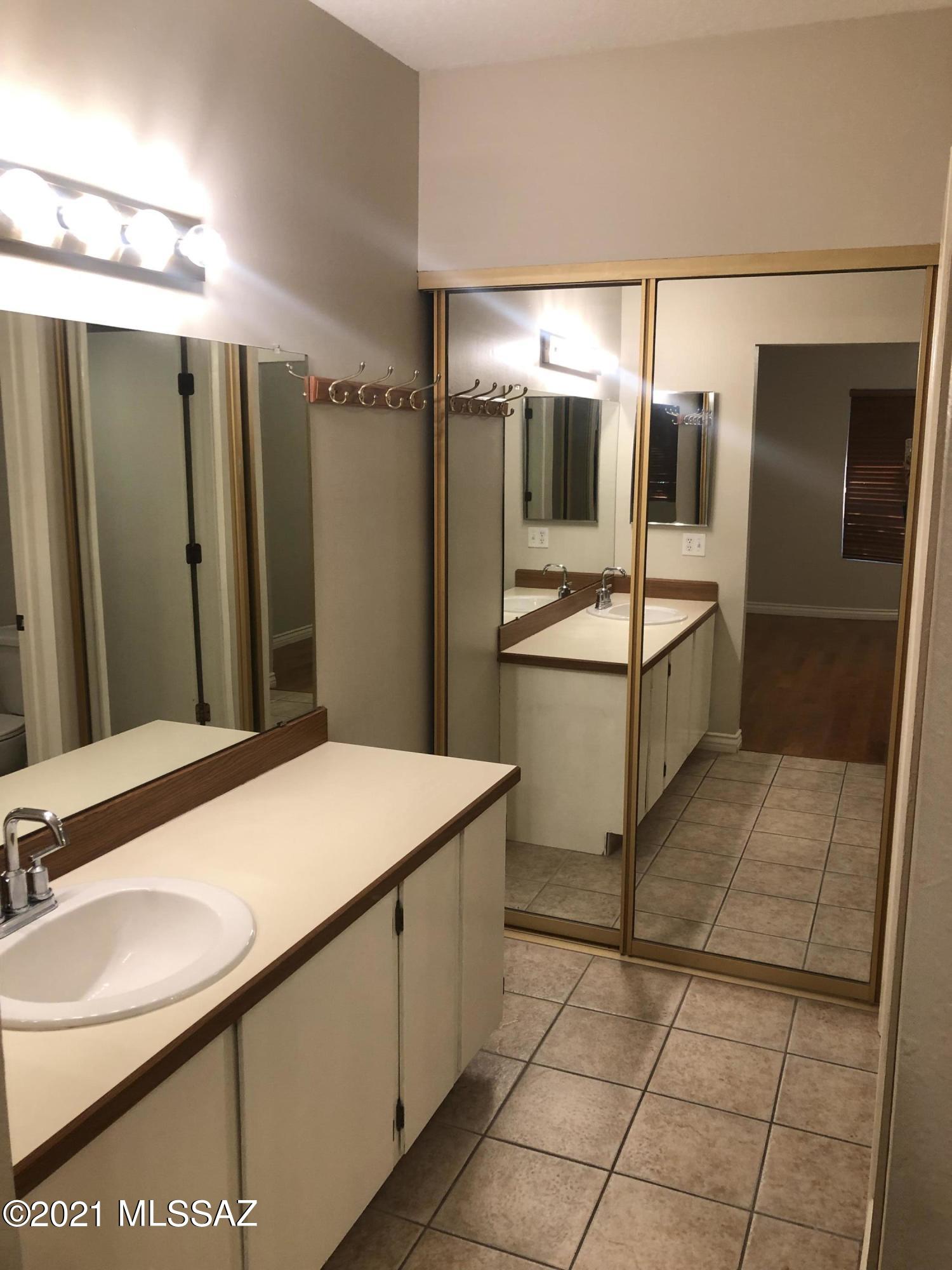 Summertree Condominiums (1-224) - Residential Lease