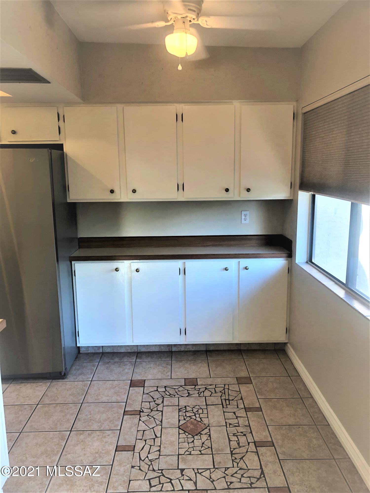 Summertree Condominiums (1-224) - Residential Lease