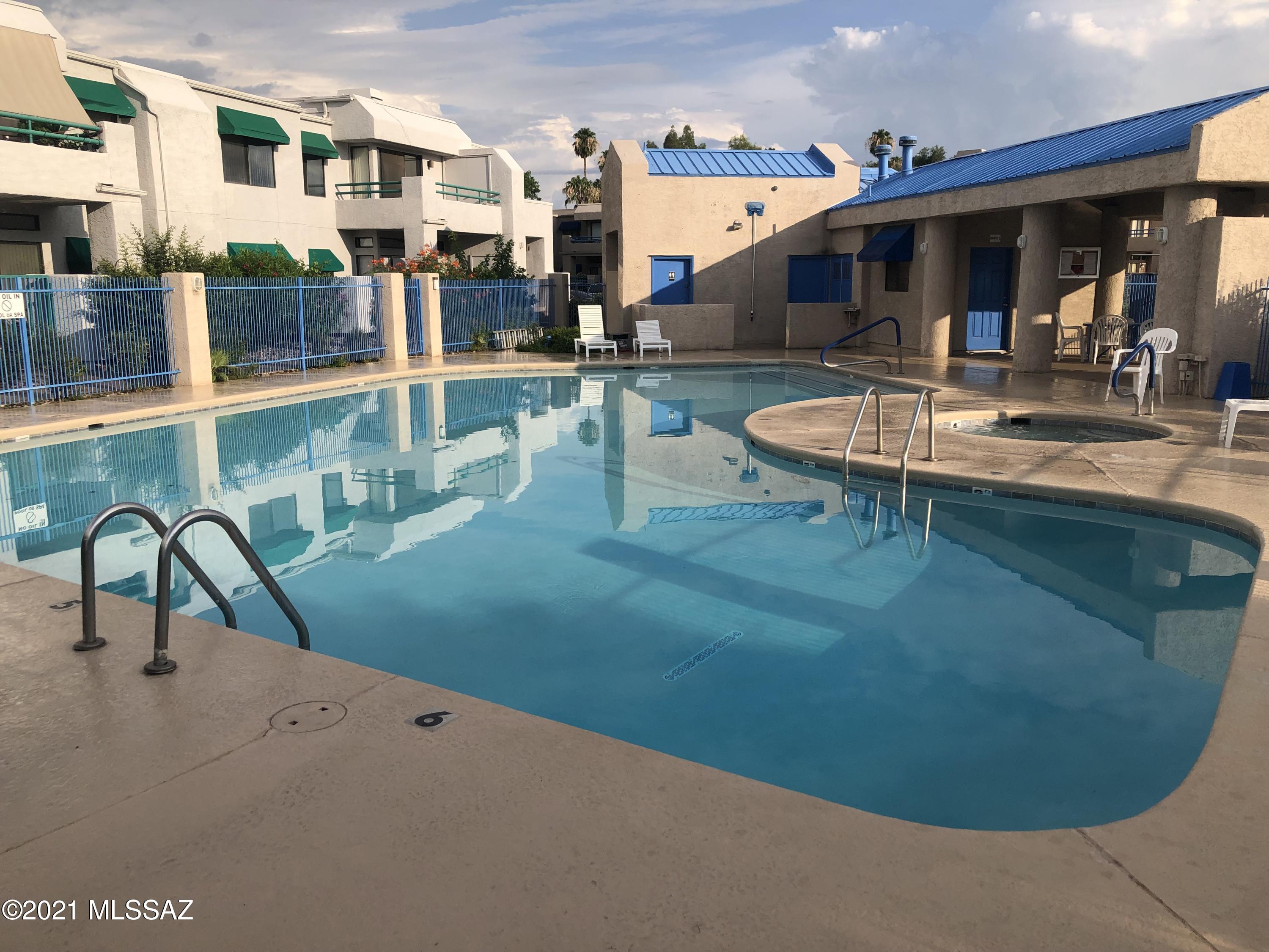 Summertree Condominiums (1-224) - Residential Lease
