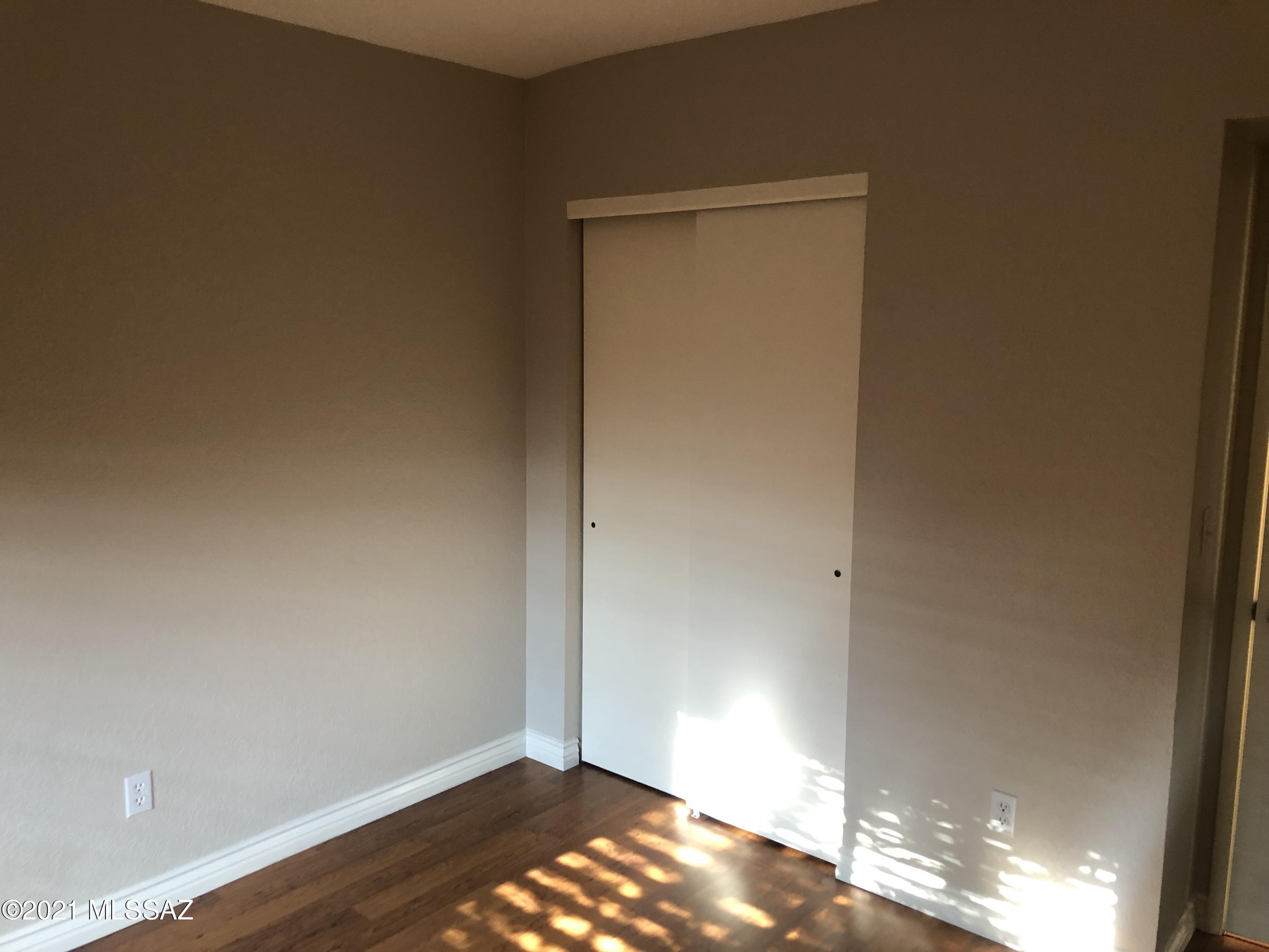 Summertree Condominiums (1-224) - Residential Lease