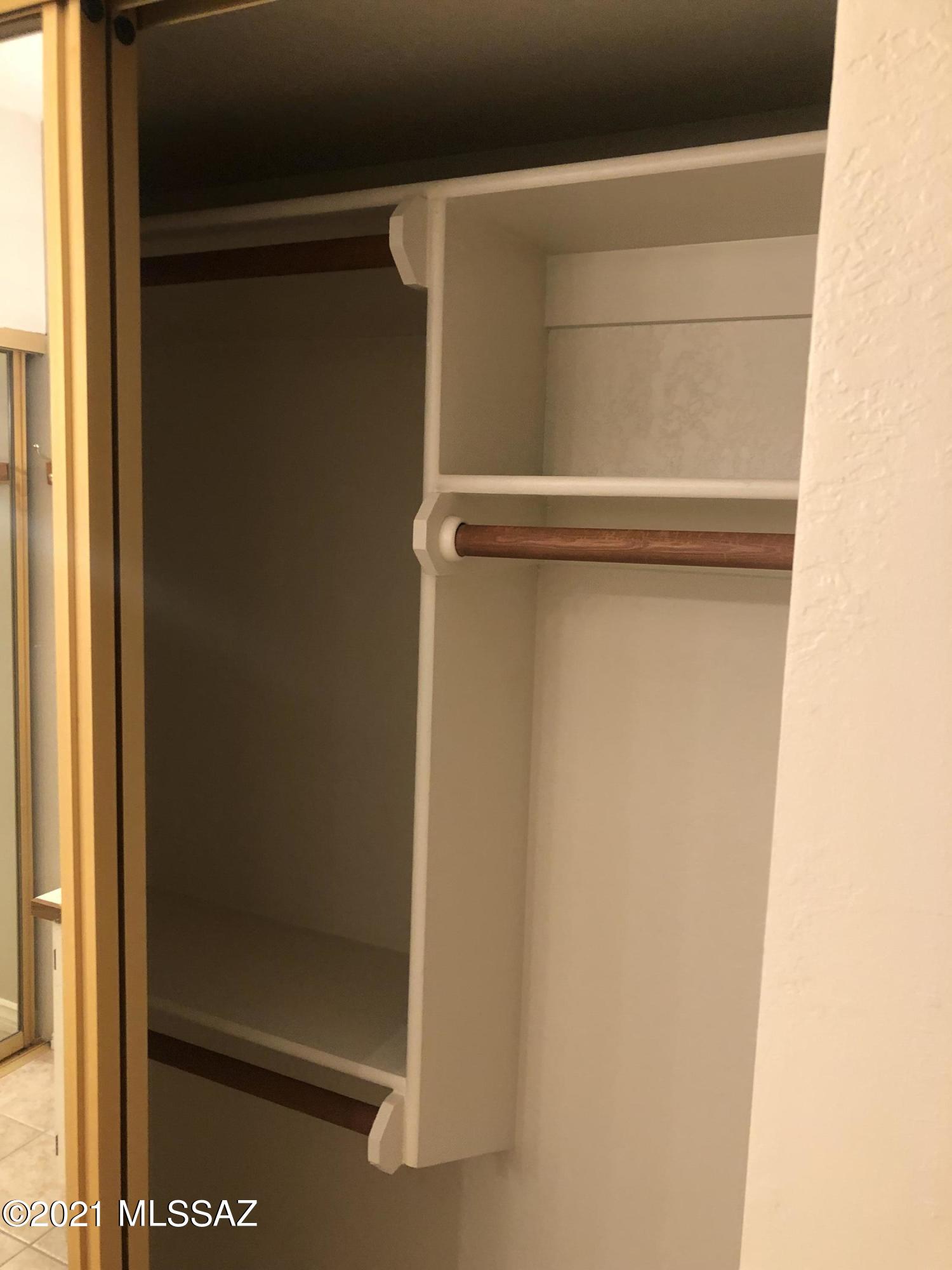 Summertree Condominiums (1-224) - Residential Lease