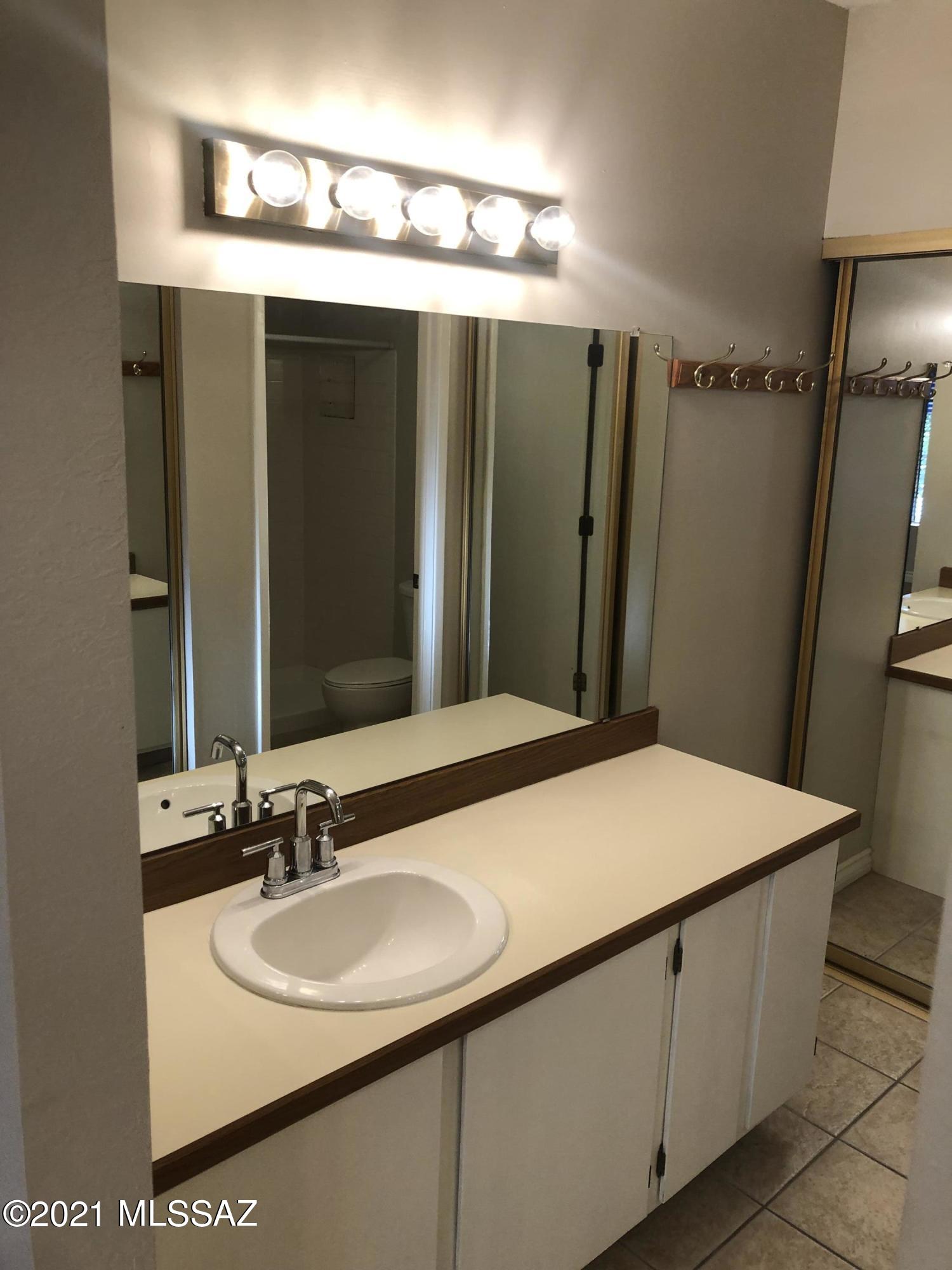 Summertree Condominiums (1-224) - Residential Lease