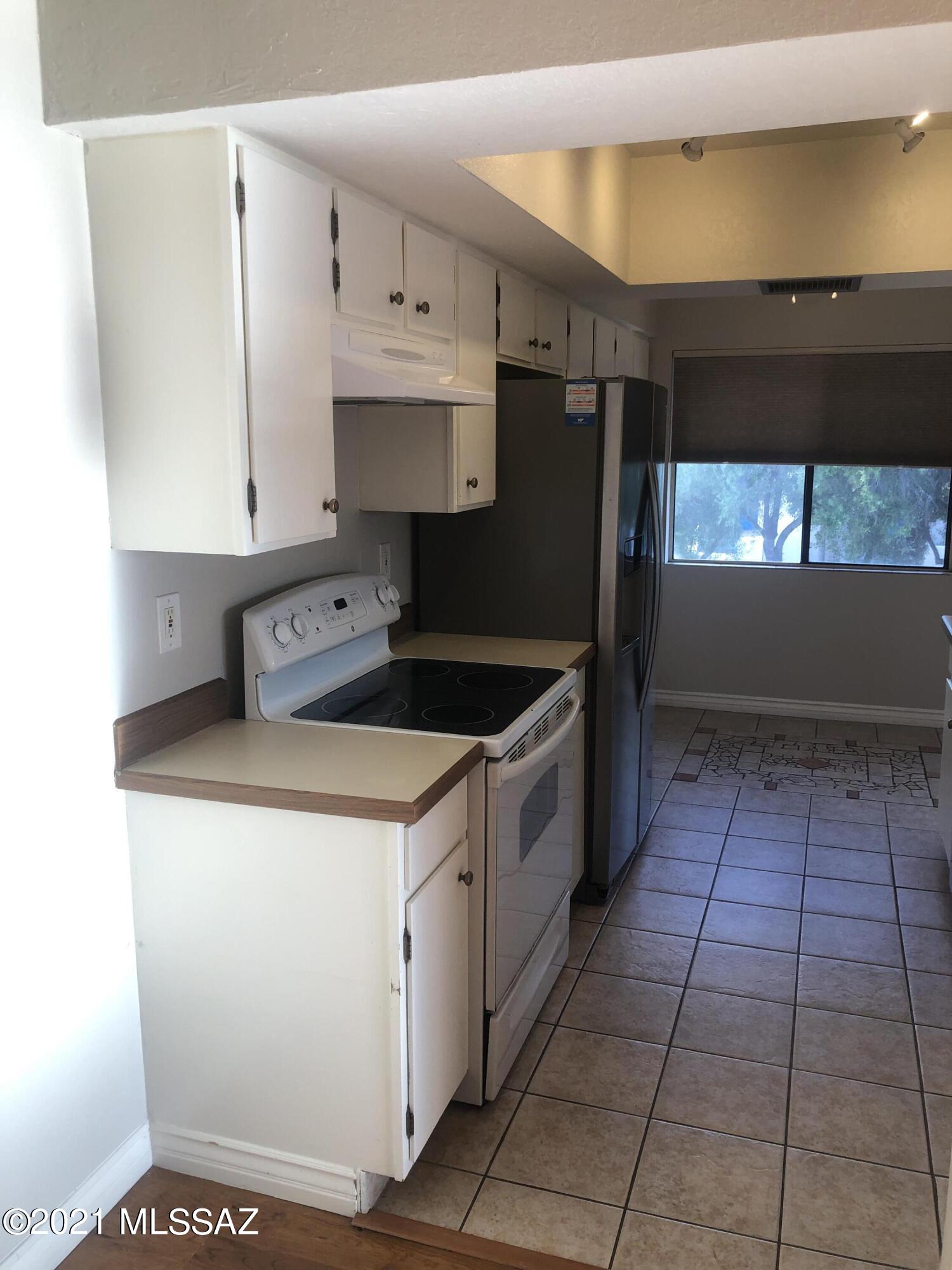 Summertree Condominiums (1-224) - Residential Lease