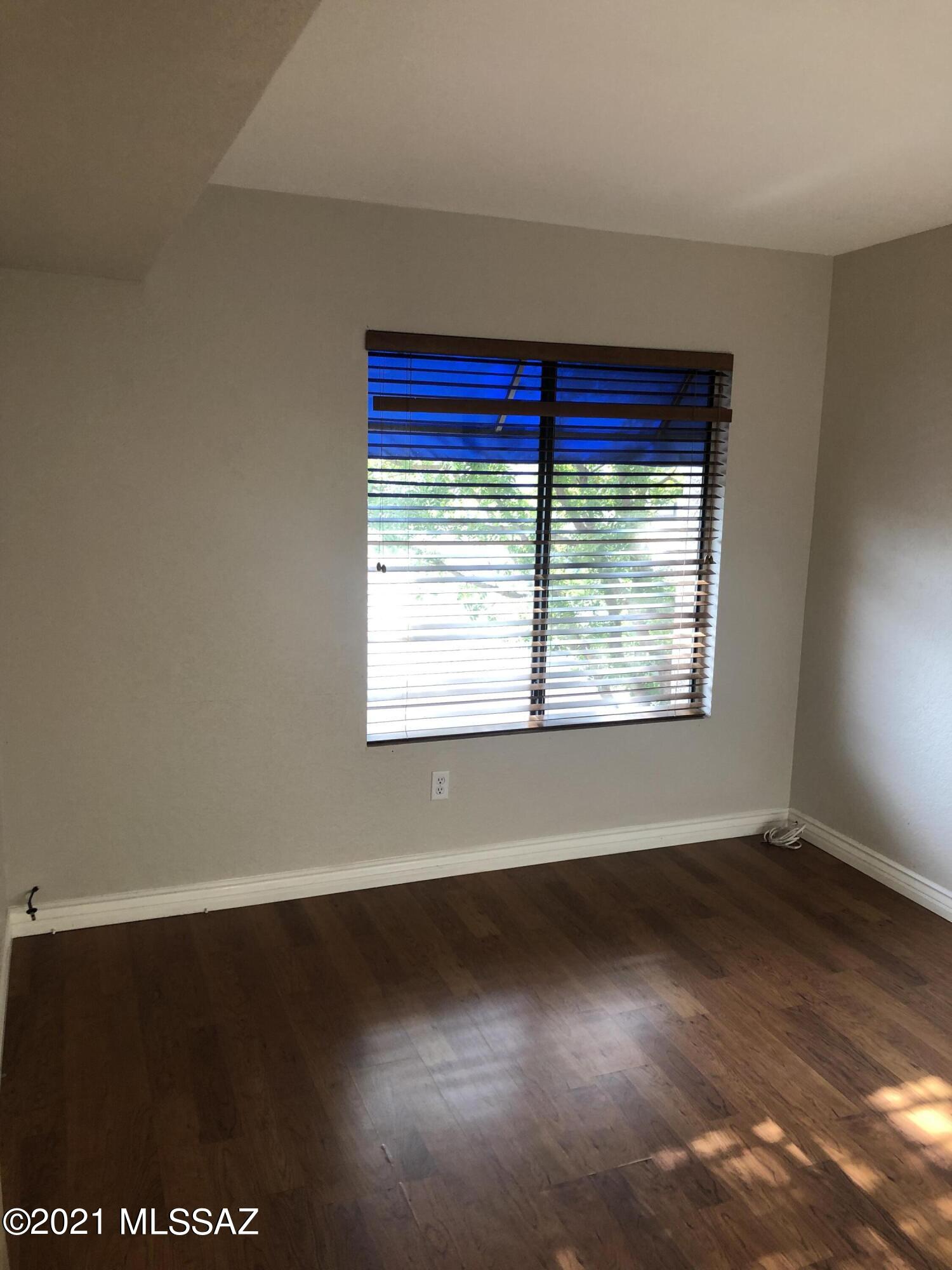 Summertree Condominiums (1-224) - Residential Lease