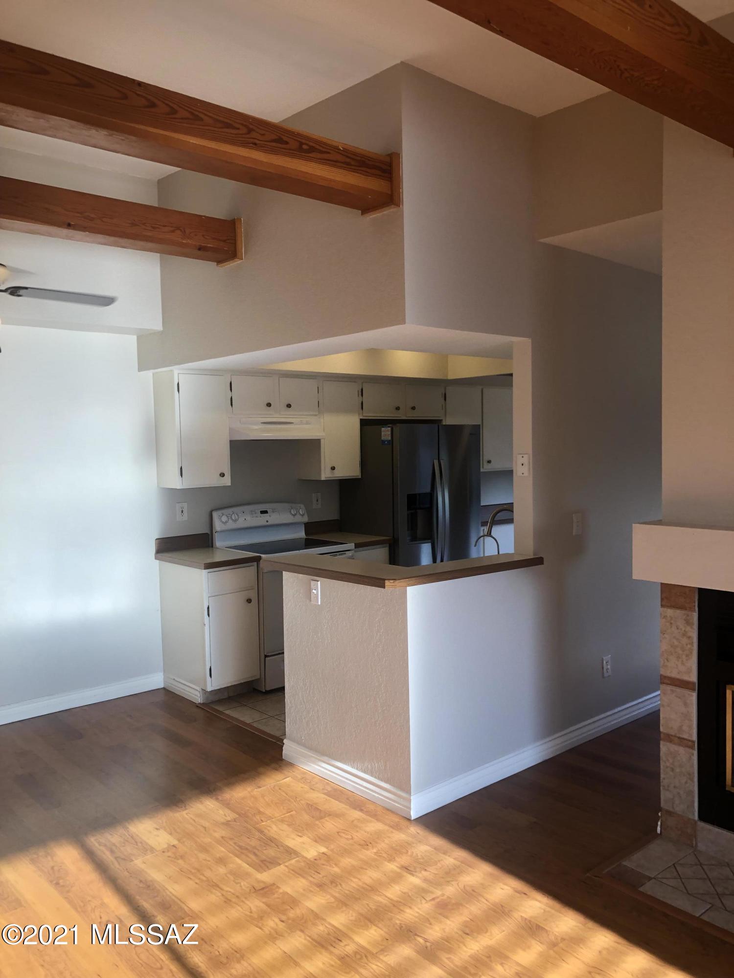 Summertree Condominiums (1-224) - Residential Lease