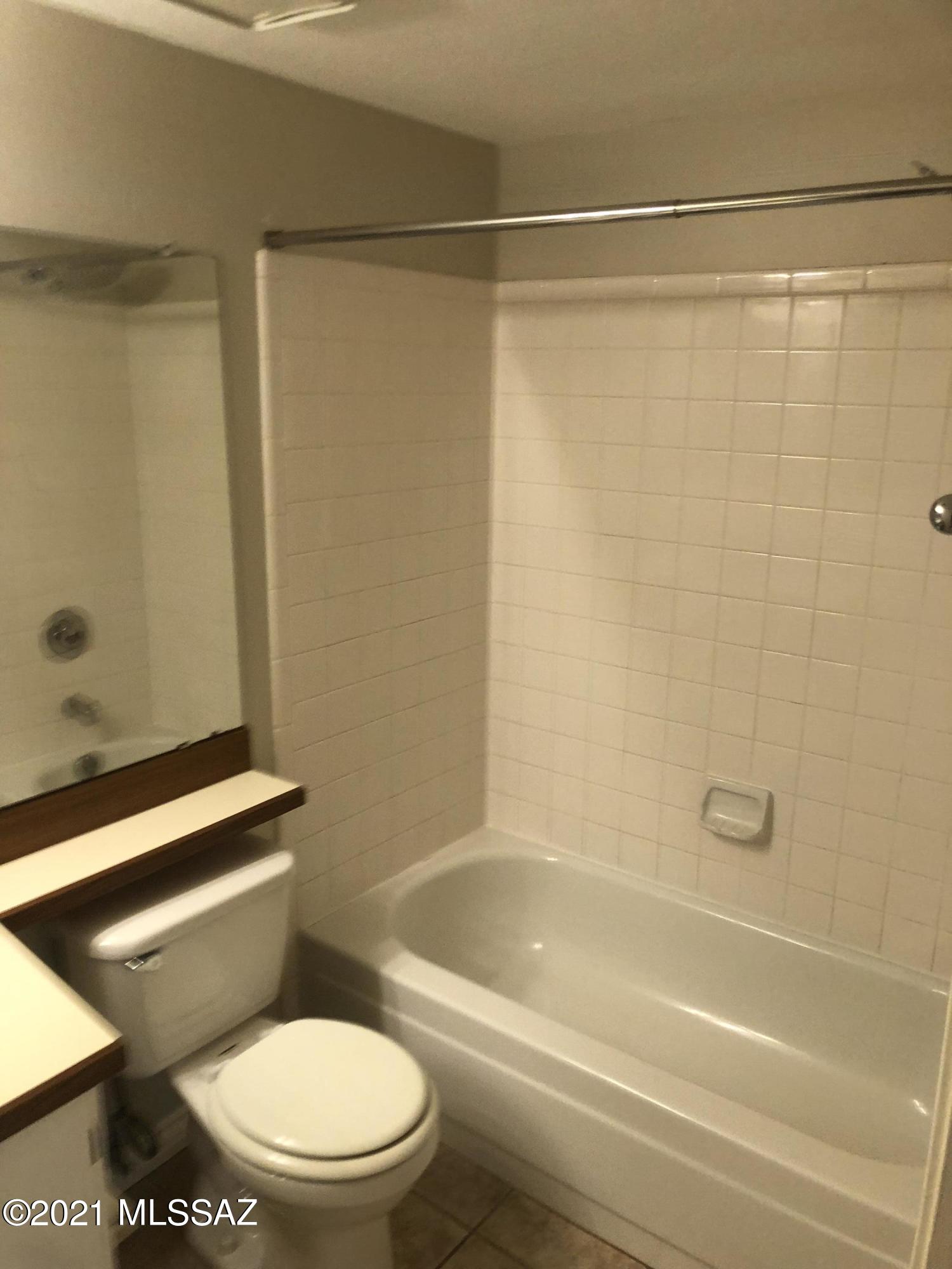 Summertree Condominiums (1-224) - Residential Lease