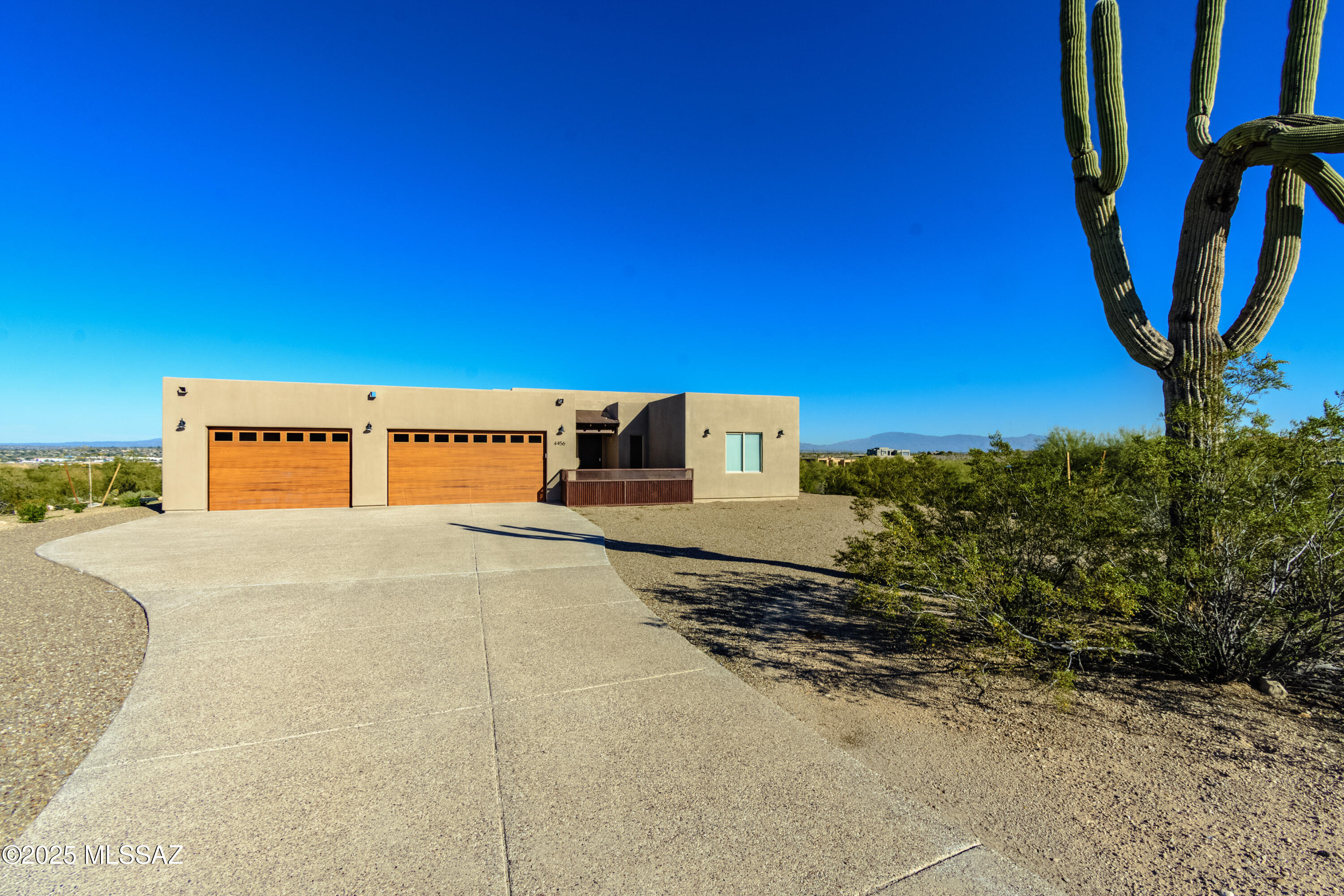 4456 W Placita Roca Escondida