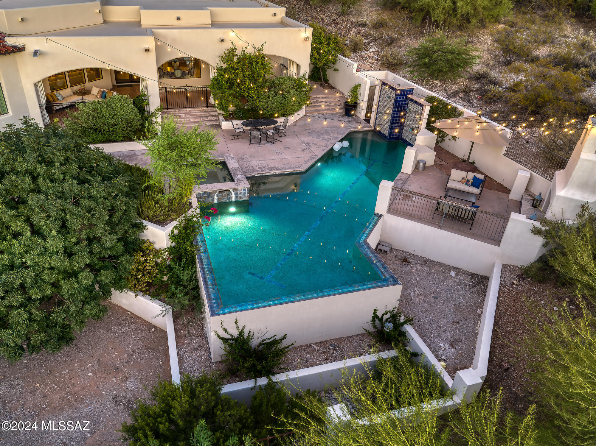 4966 N Avenida De Castilla