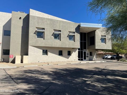 2010 N Camino Serna Tucson AZ 85715