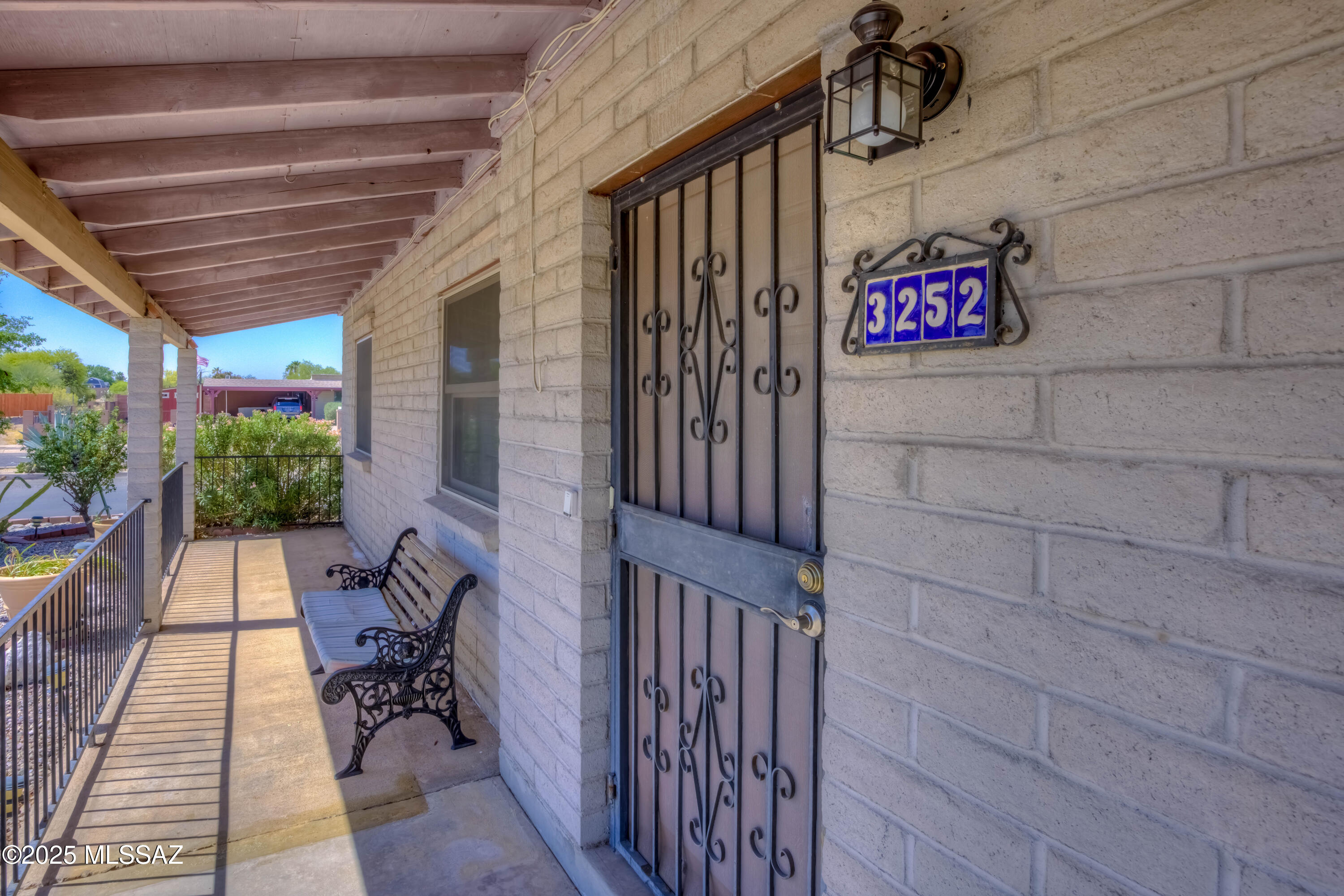 3252 S Bonanza Avenue