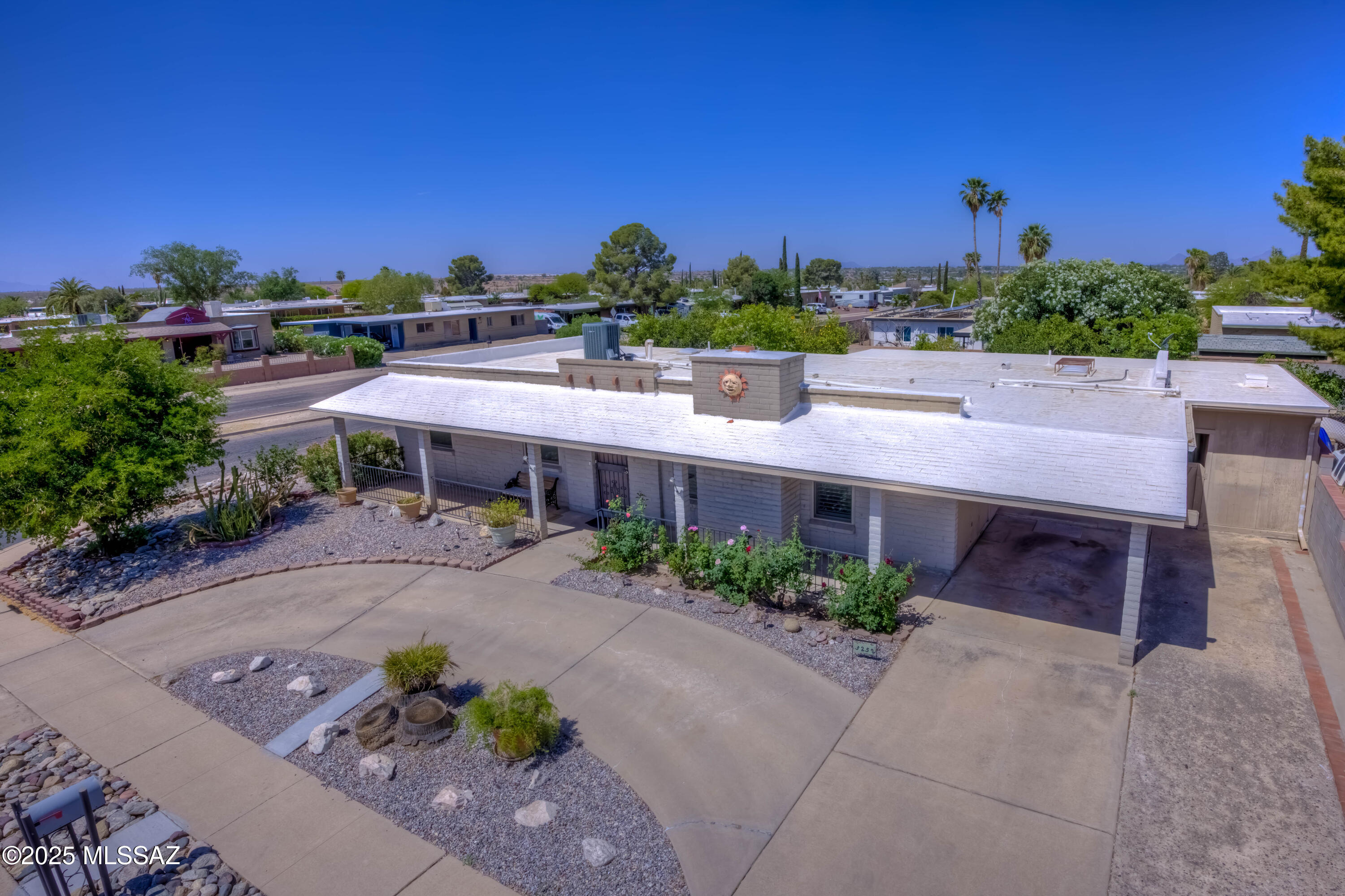 3252 S Bonanza Avenue