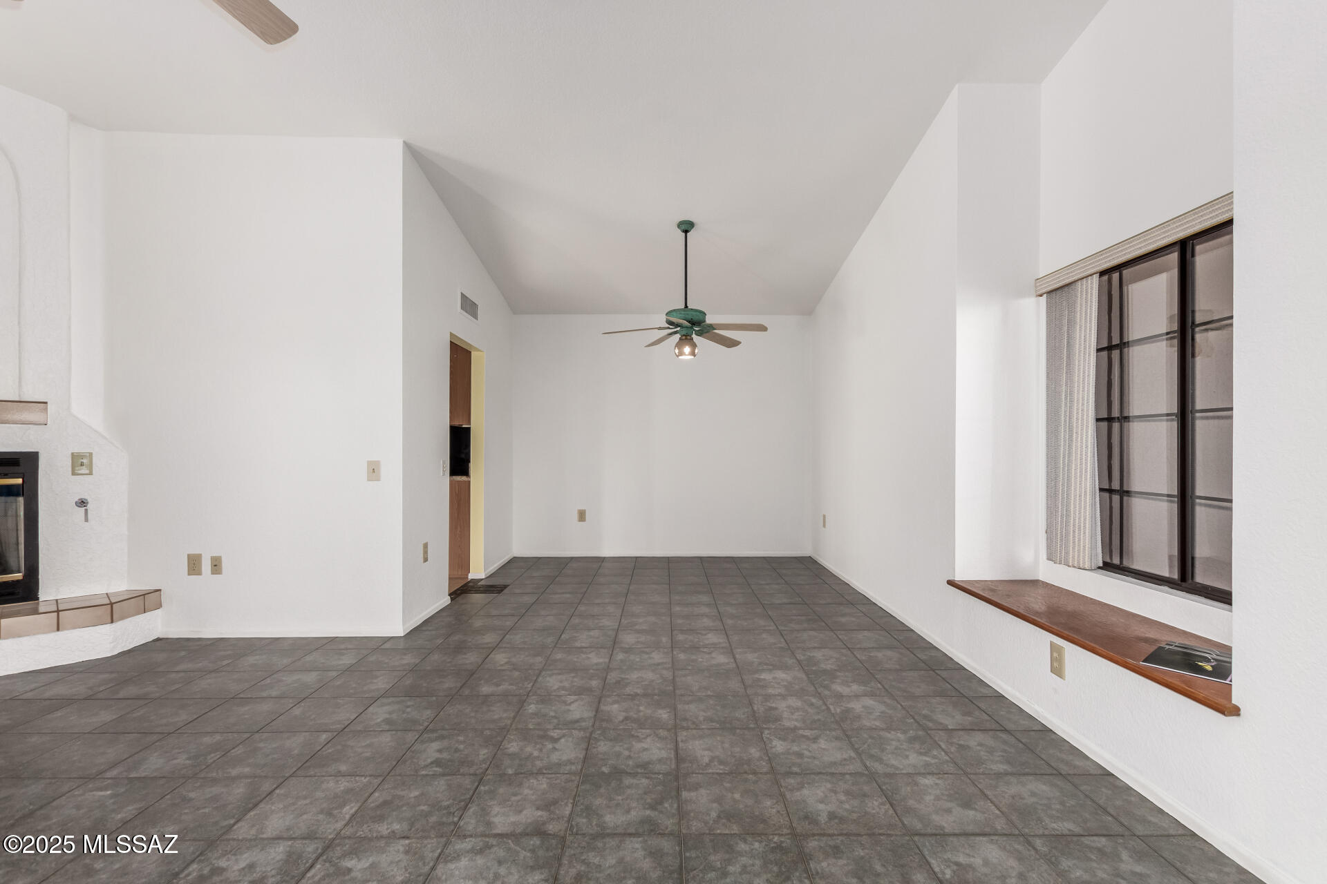 1062 E Boulder Pass