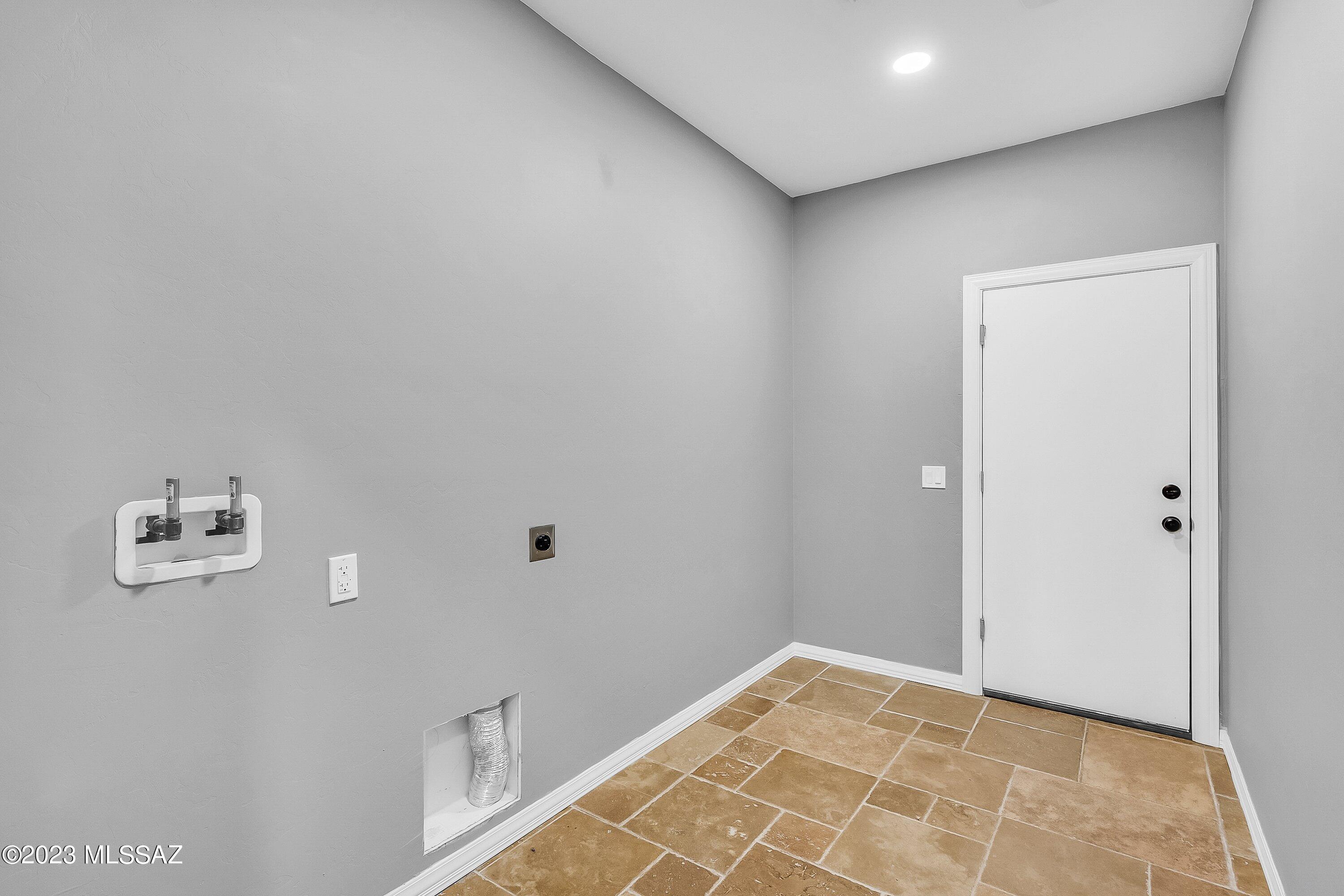 New Tucson Unit NO. 4 (1-203) - Residential