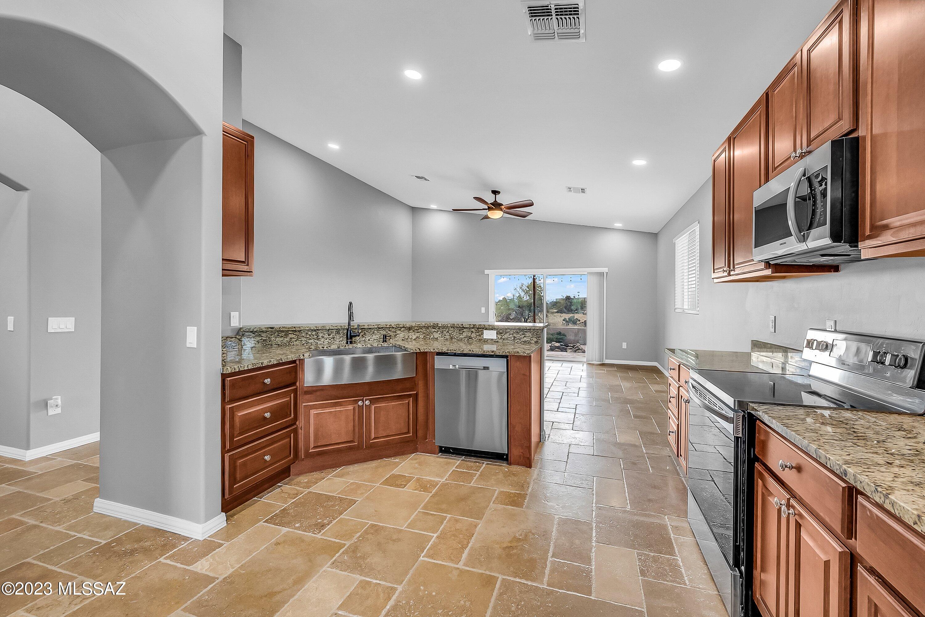 New Tucson Unit NO. 4 (1-203) - Residential