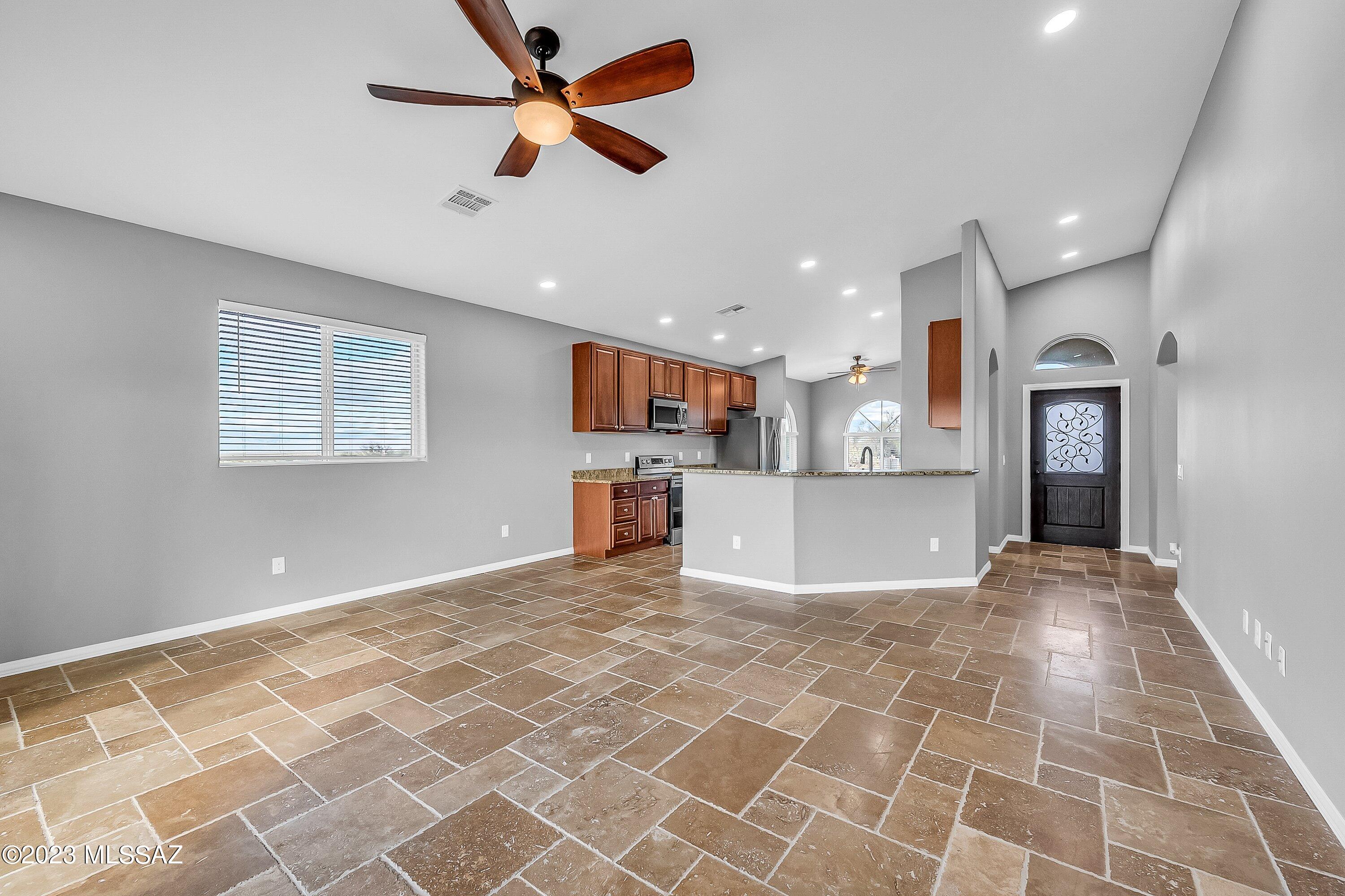 New Tucson Unit NO. 4 (1-203) - Residential