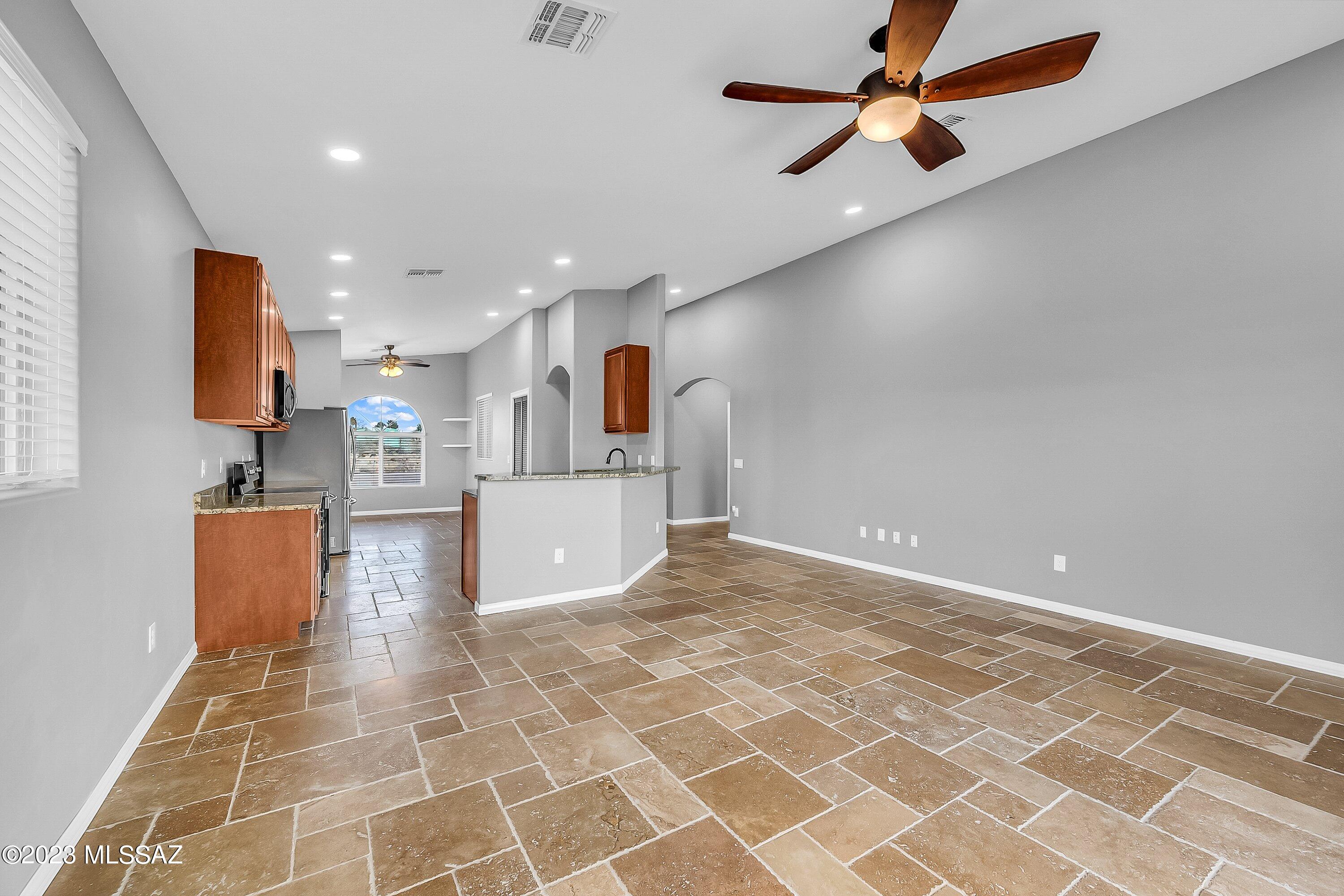 New Tucson Unit NO. 4 (1-203) - Residential