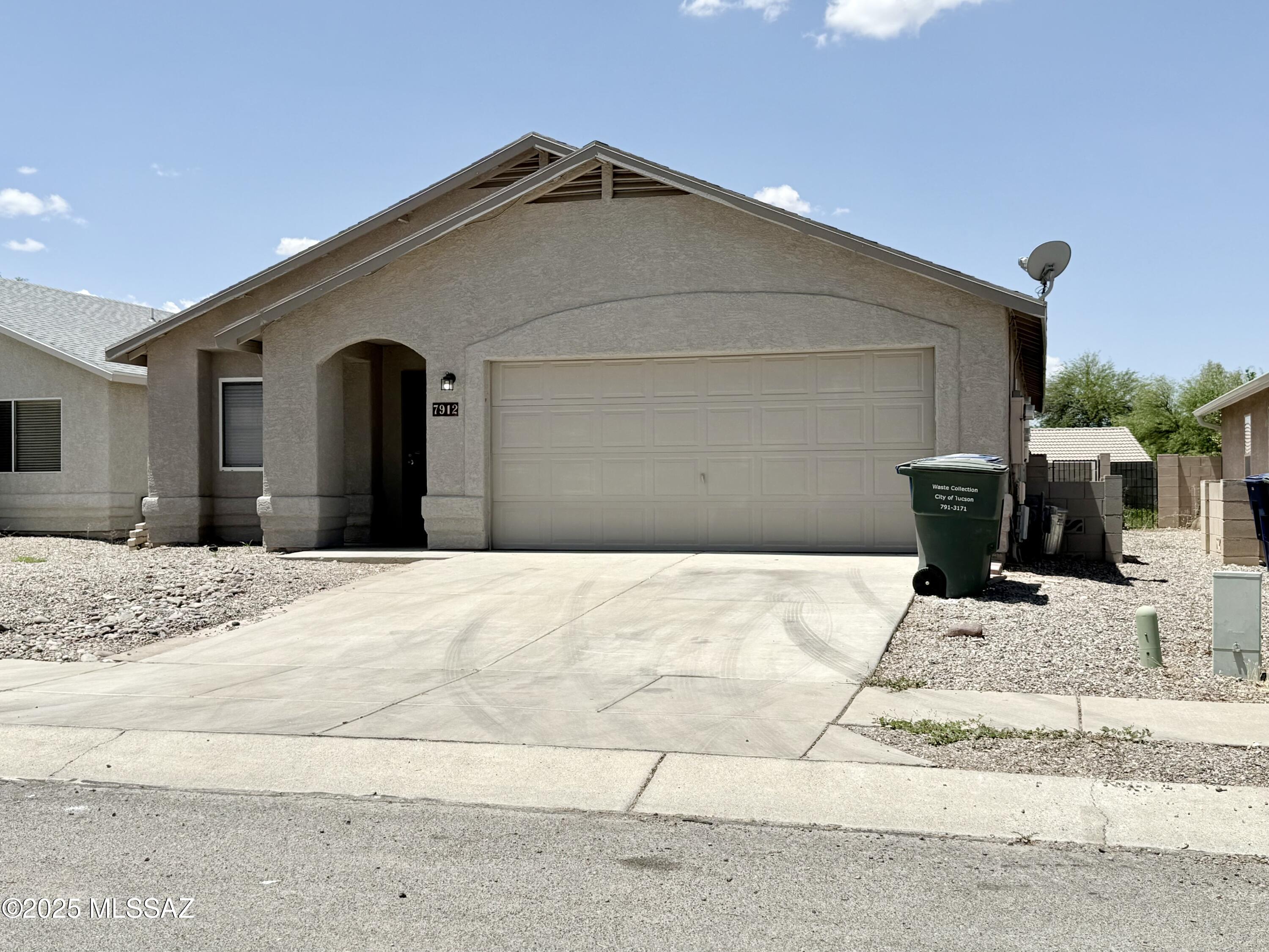 7912 S Lennox Lane