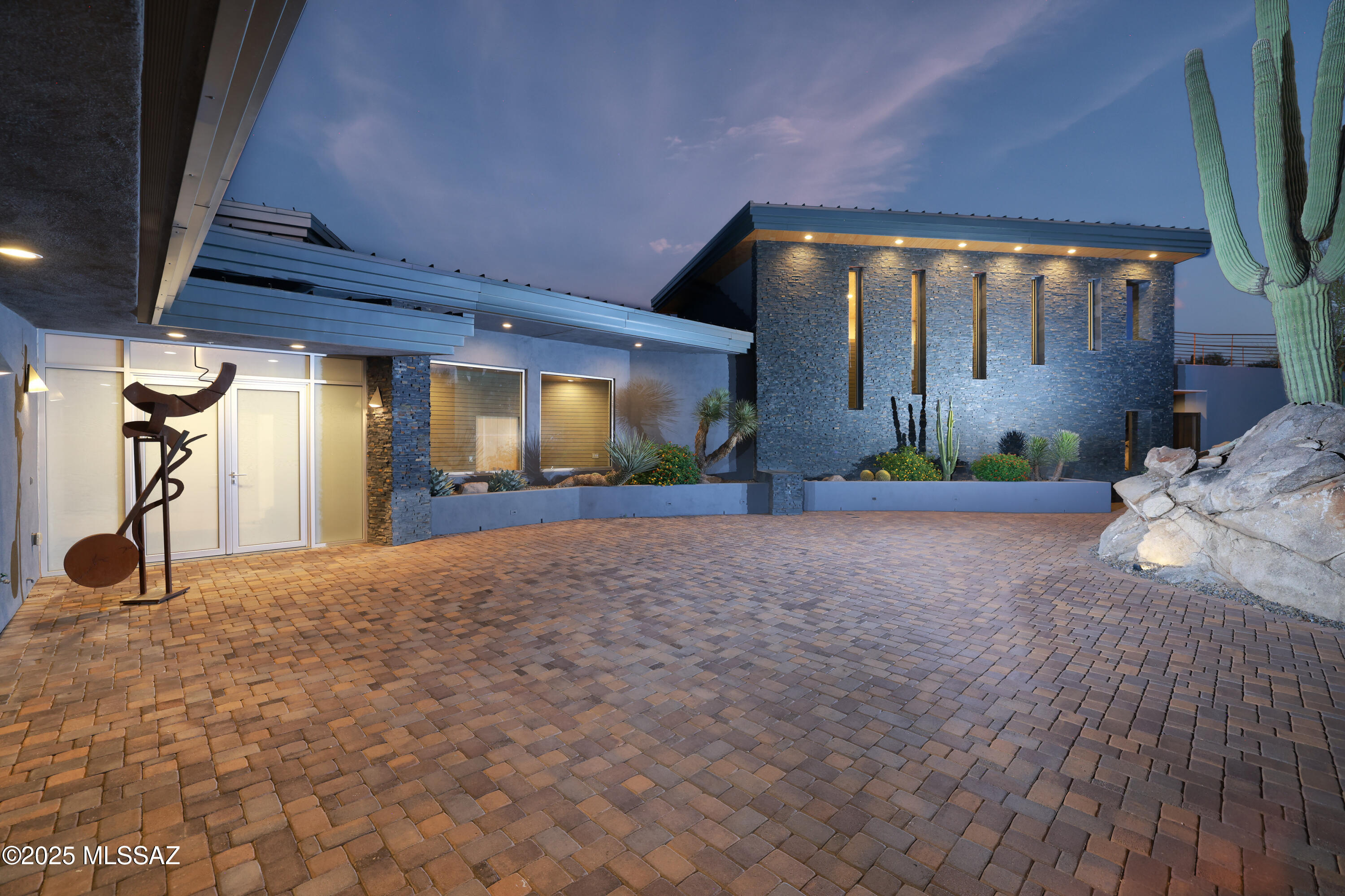 1370 W Tortolita Mountain Circle