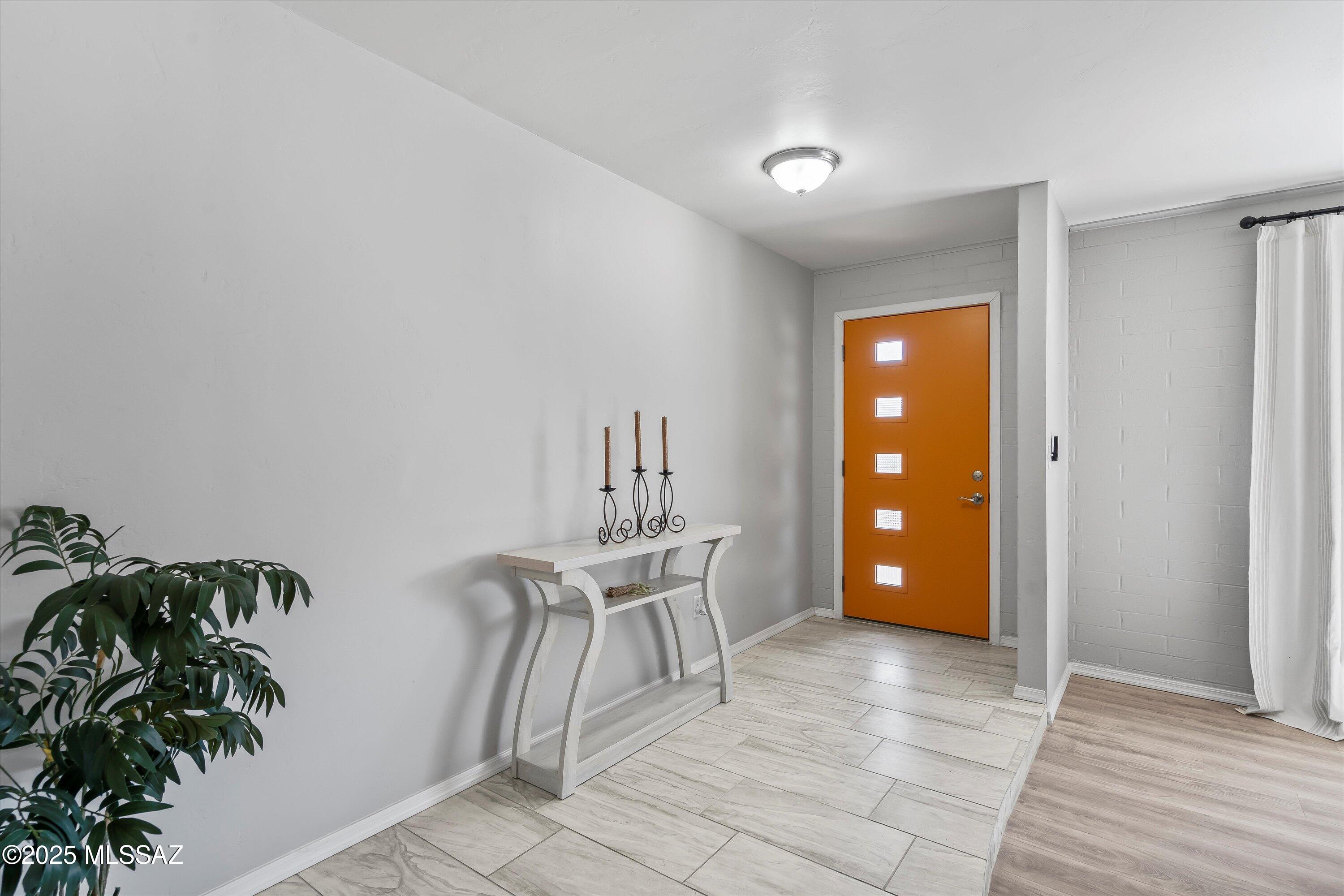 45 N Melrose Avenue