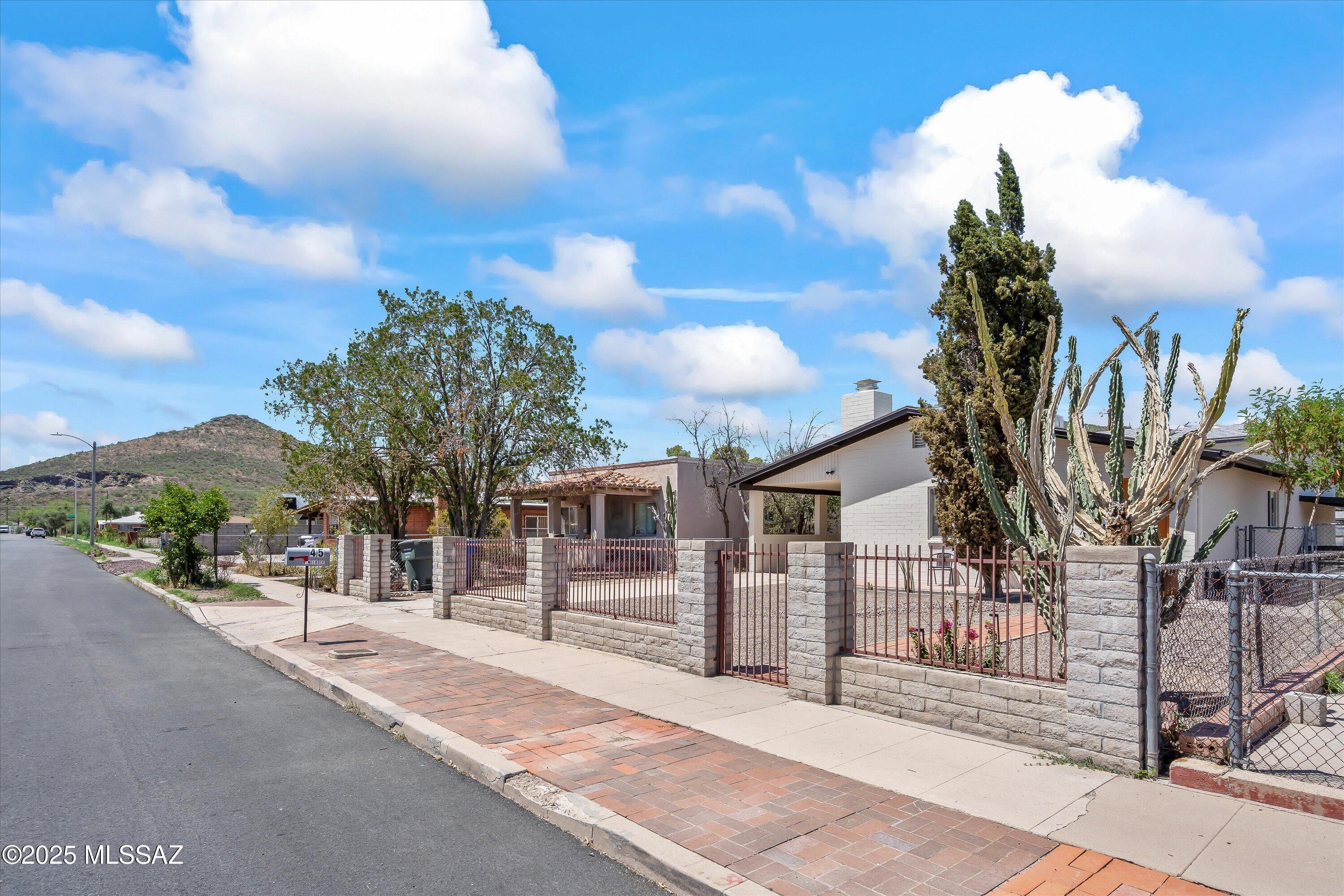 45 N Melrose Avenue
