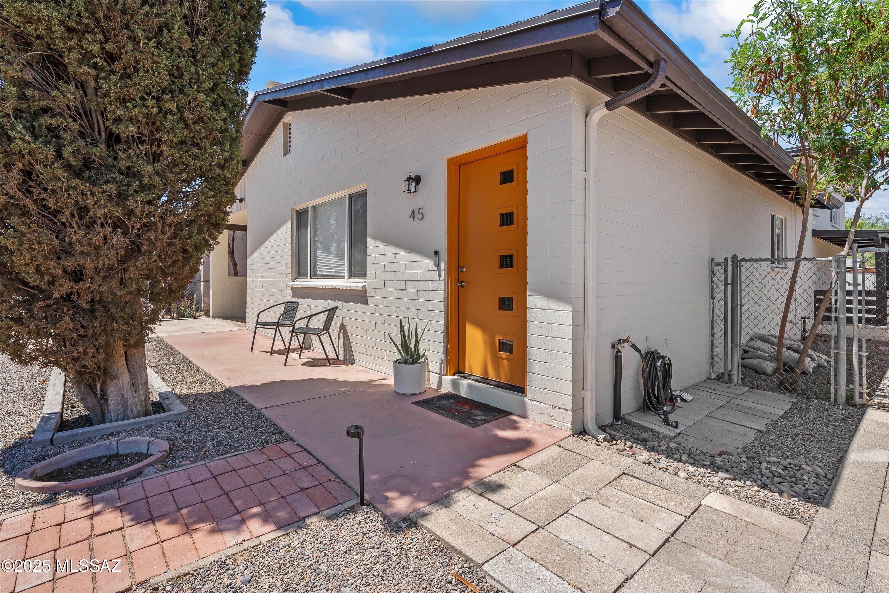 45 N Melrose Avenue