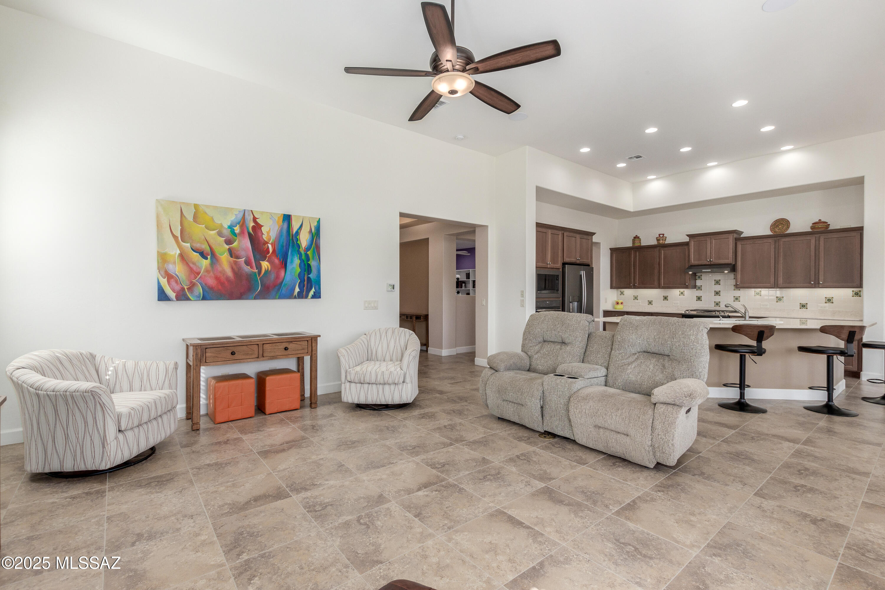 566 N Ramos Lane