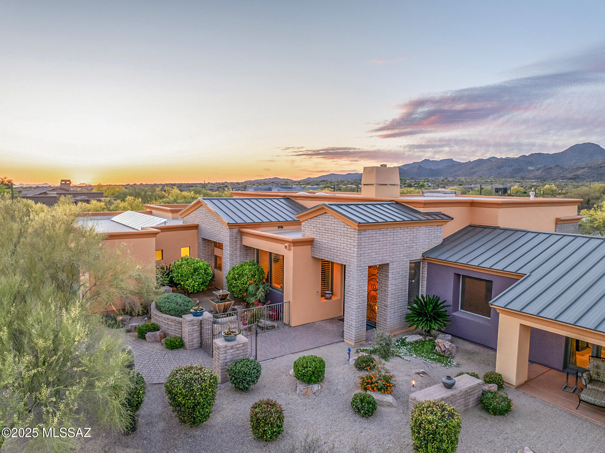 12772 N Sorrel Stallion Place
