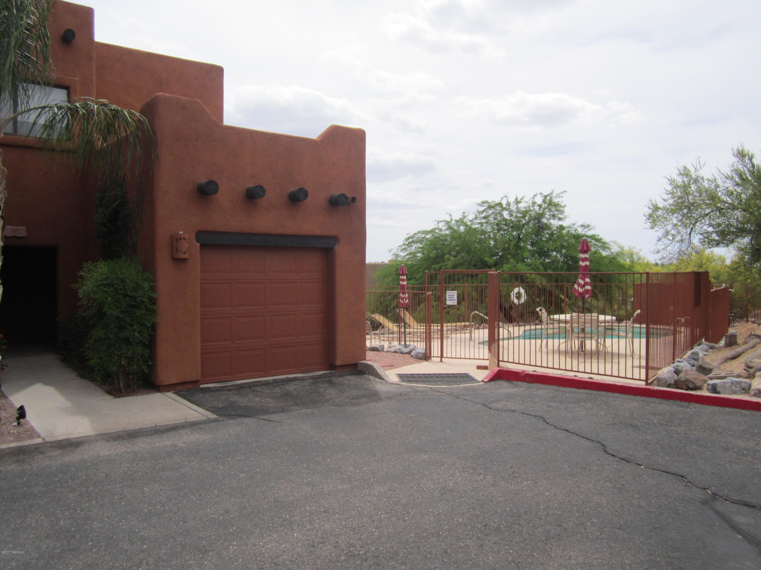 Fairway Terrace Condos. (Units 1-30) - Residential