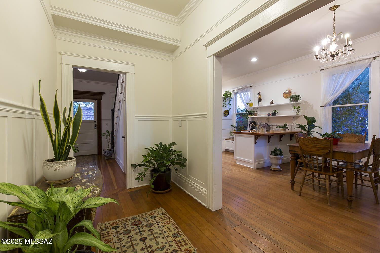 811 S 4TH Avenue