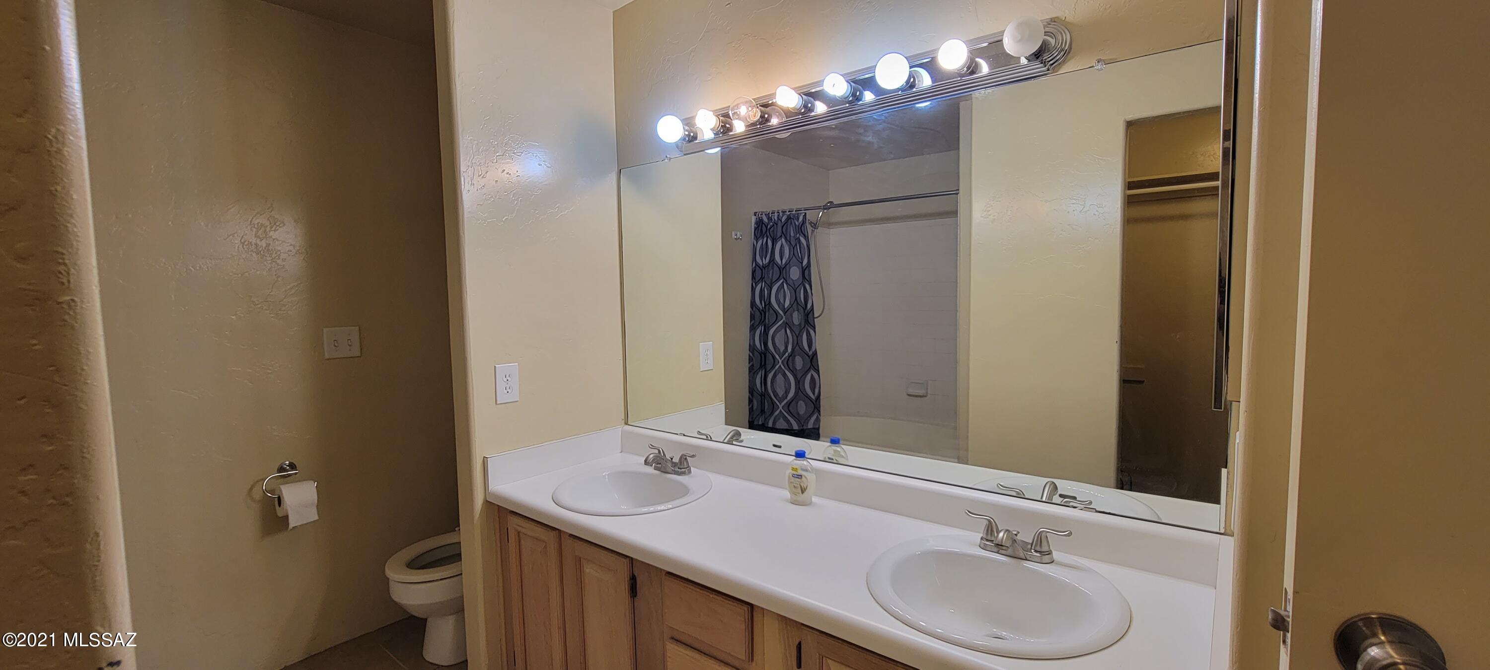 Mountain View Condos. (1-76) - Residential