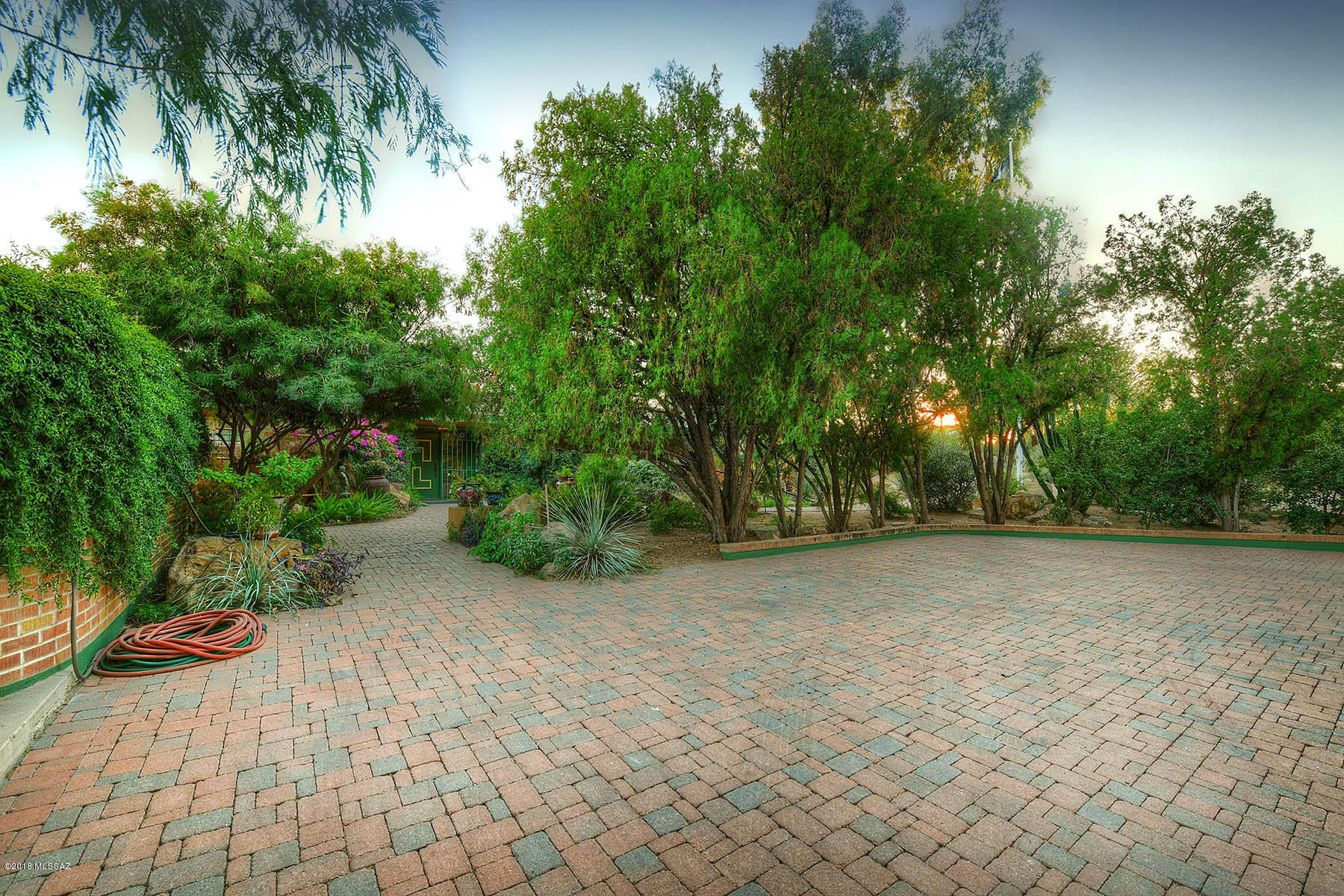 University Manor - Residential
